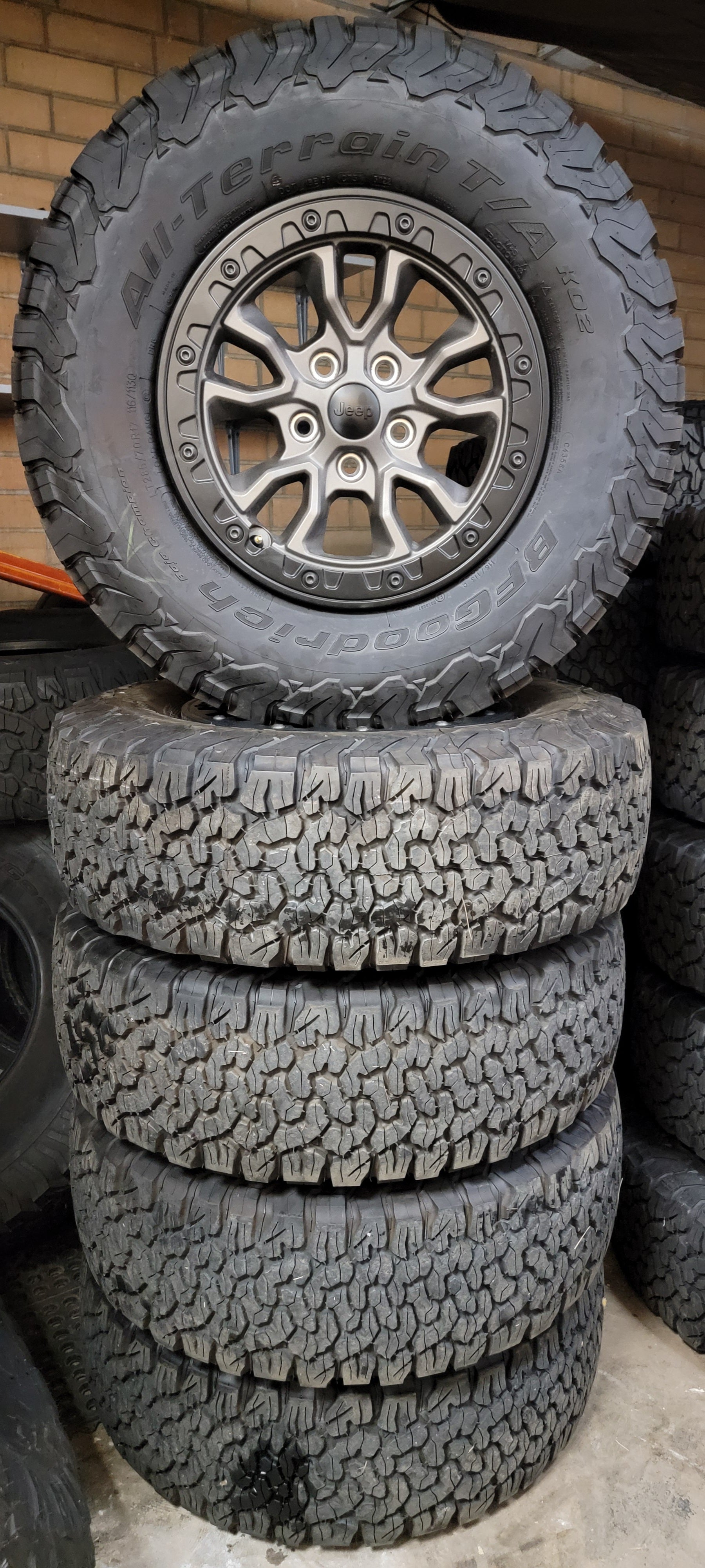 Wrangler JL Rubicon 392 Wheels & Tires; BFG KO2, Bronze