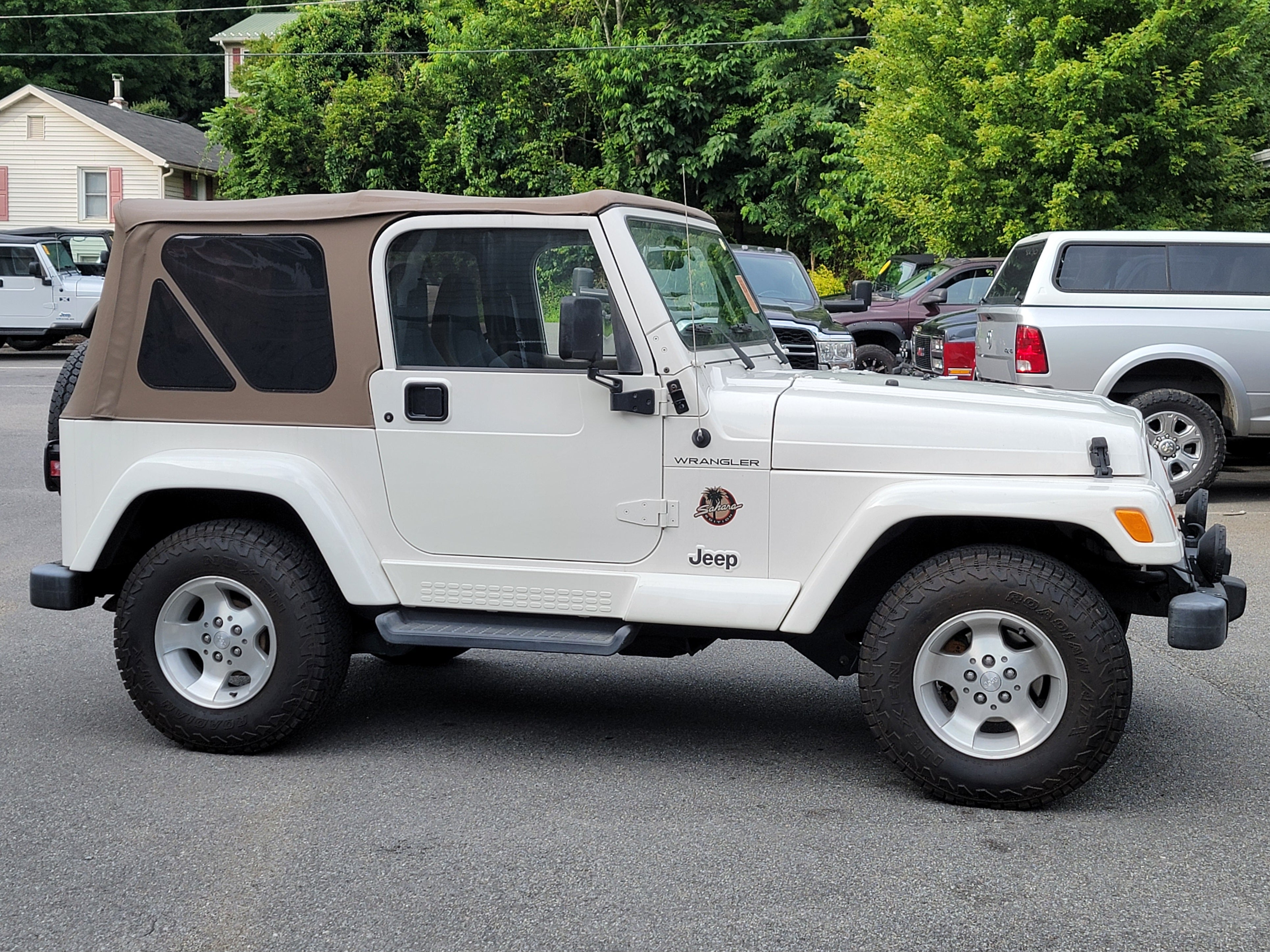 2002 Jeep Wrangler TJ Sahara Stone White Soft Top Incoming