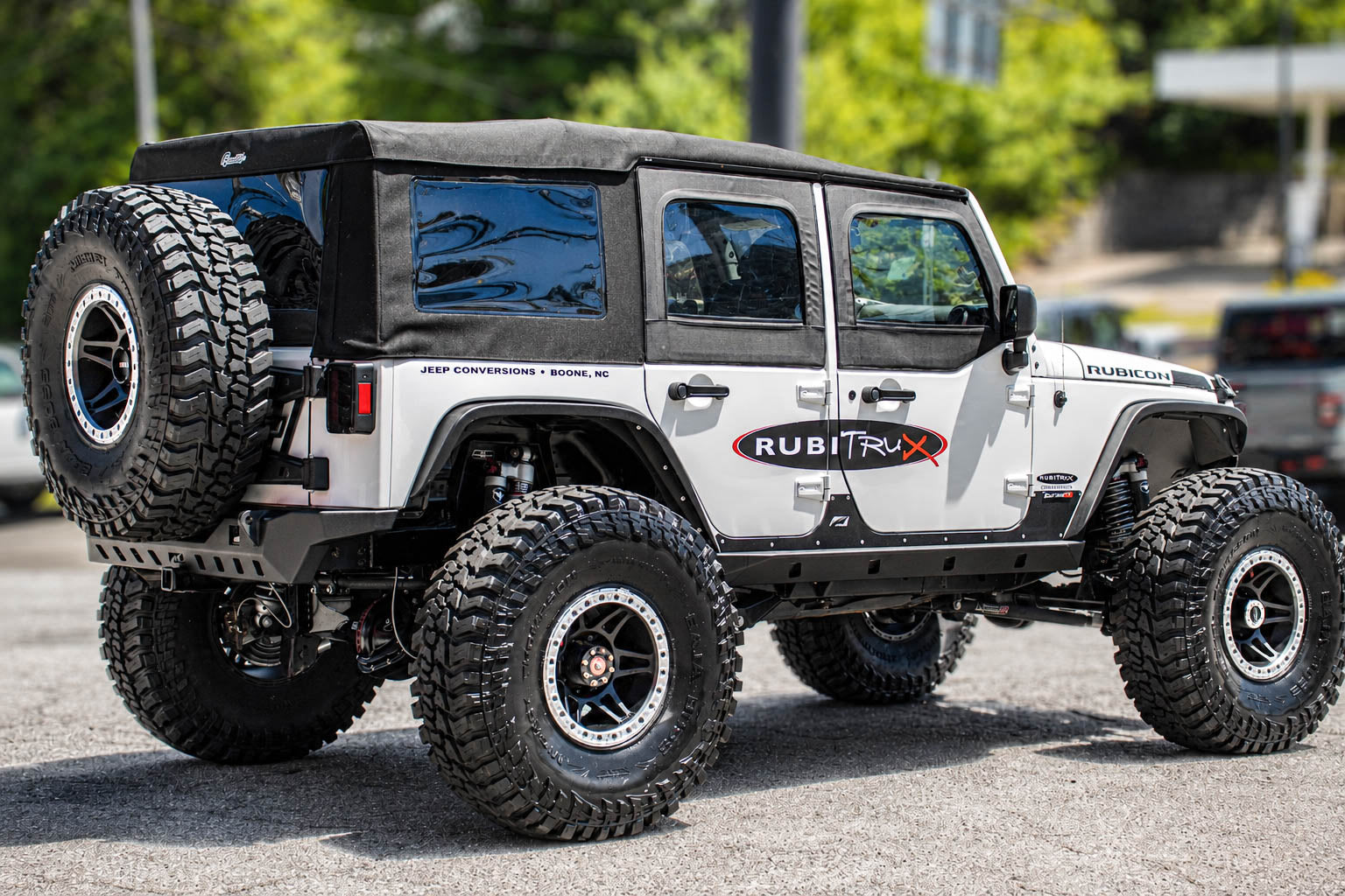 2015 Jeep Wrangler JKUR HEMI Bright White RubiTrux Show Jeep