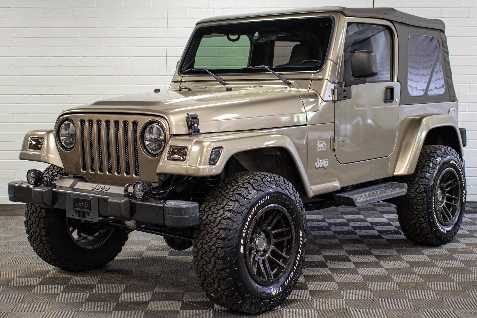 Pre-Owned 2004 Jeep Wrangler Sahara Soft Top Khaki - SOLD