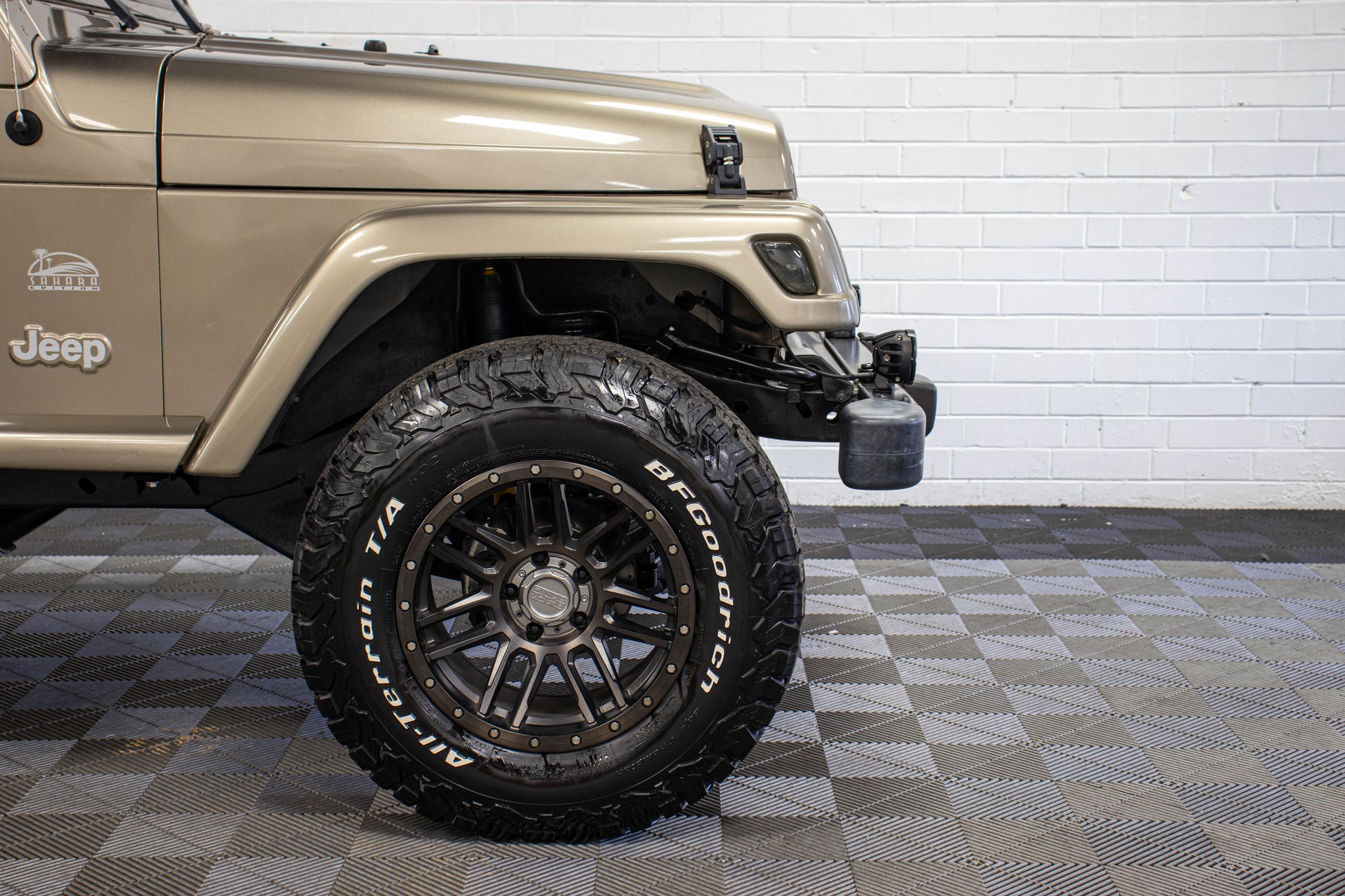 Pre-Owned 2004 Jeep Wrangler Sahara Soft Top Khaki - SOLD