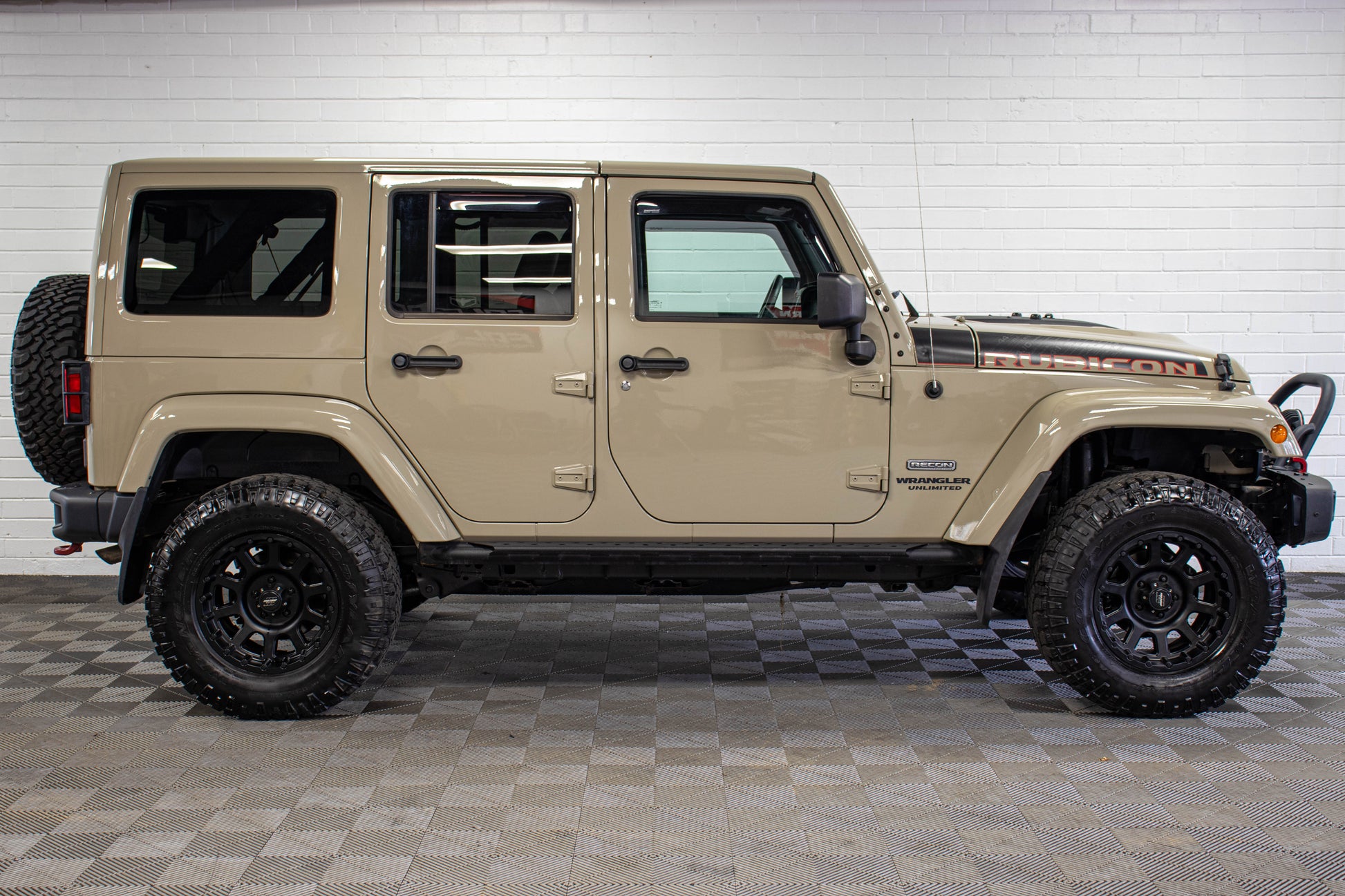 Pre-Owned 2017 Jeep Wrangler JK Unlimited Rubicon Recon Hard Top Gobi, 42k Miles