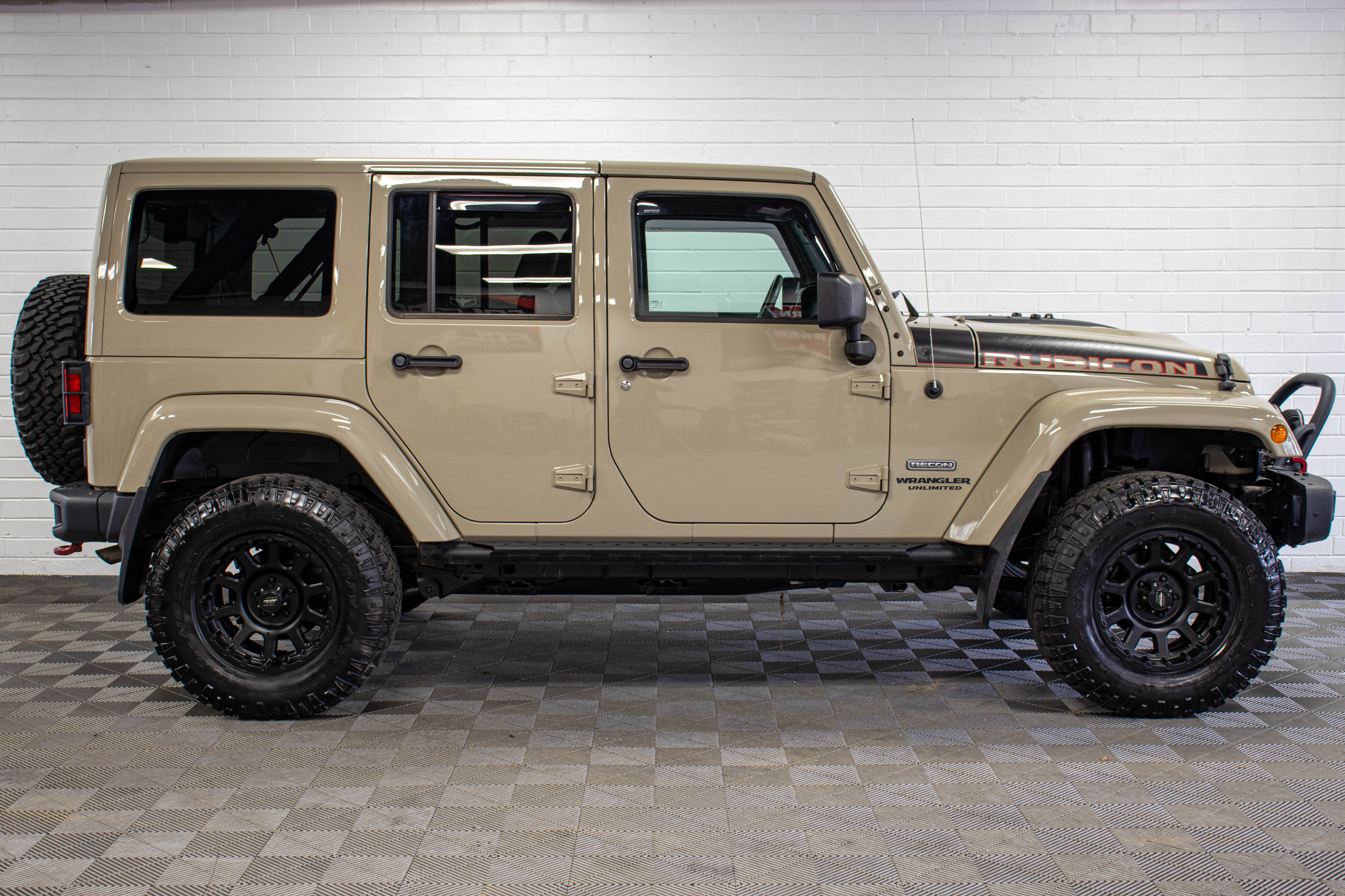 Pre-Owned 2017 Jeep Wrangler JK Unlimited Rubicon Recon Hard Top Gobi, 42k Miles