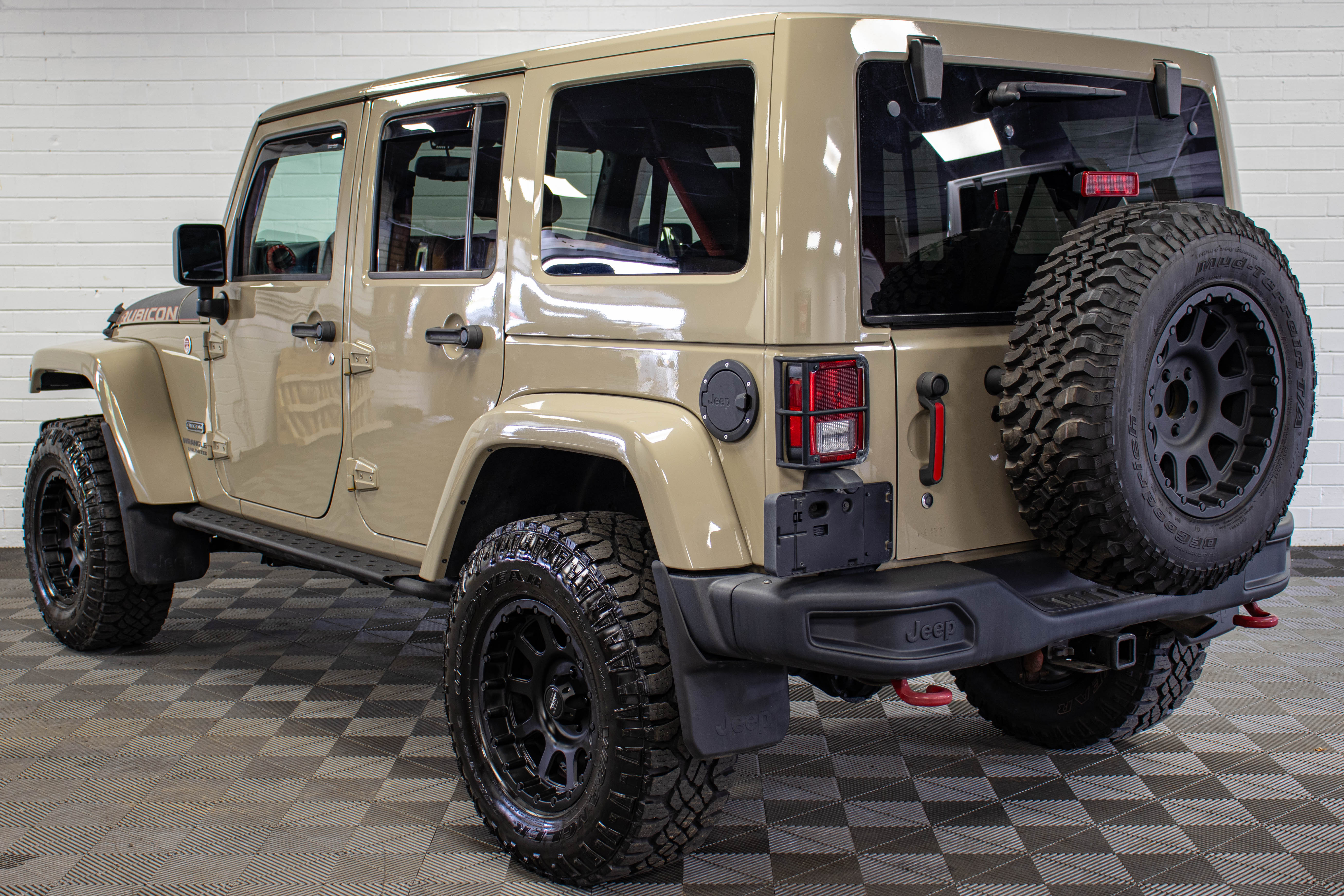 Pre-Owned 2017 Jeep Wrangler JK Unlimited Rubicon Recon Hard Top Gobi, 42k Miles