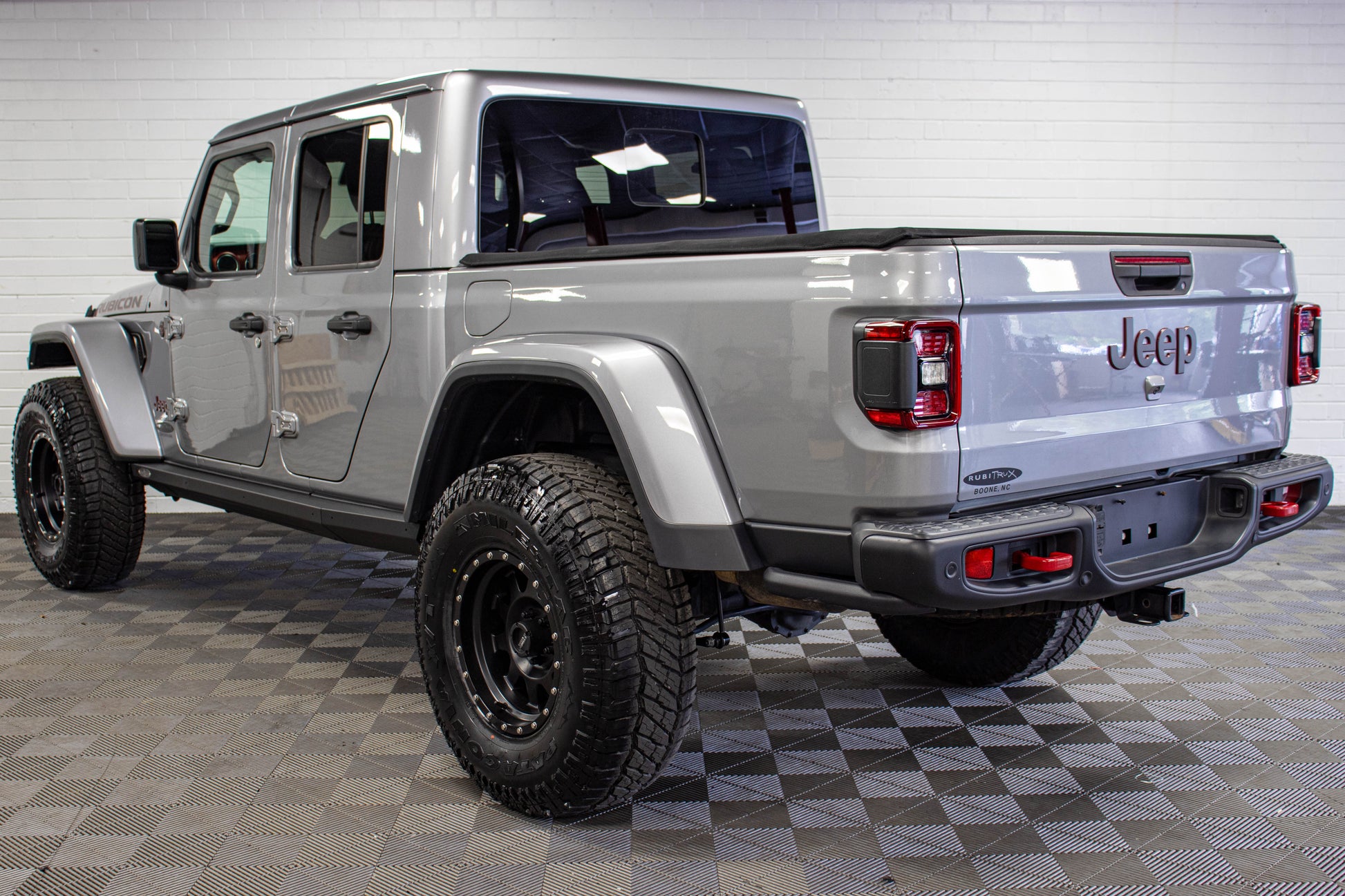Pre-Owned 2021 Jeep Gladiator JT Rubicon Hard Top Billet Silver - SOLD