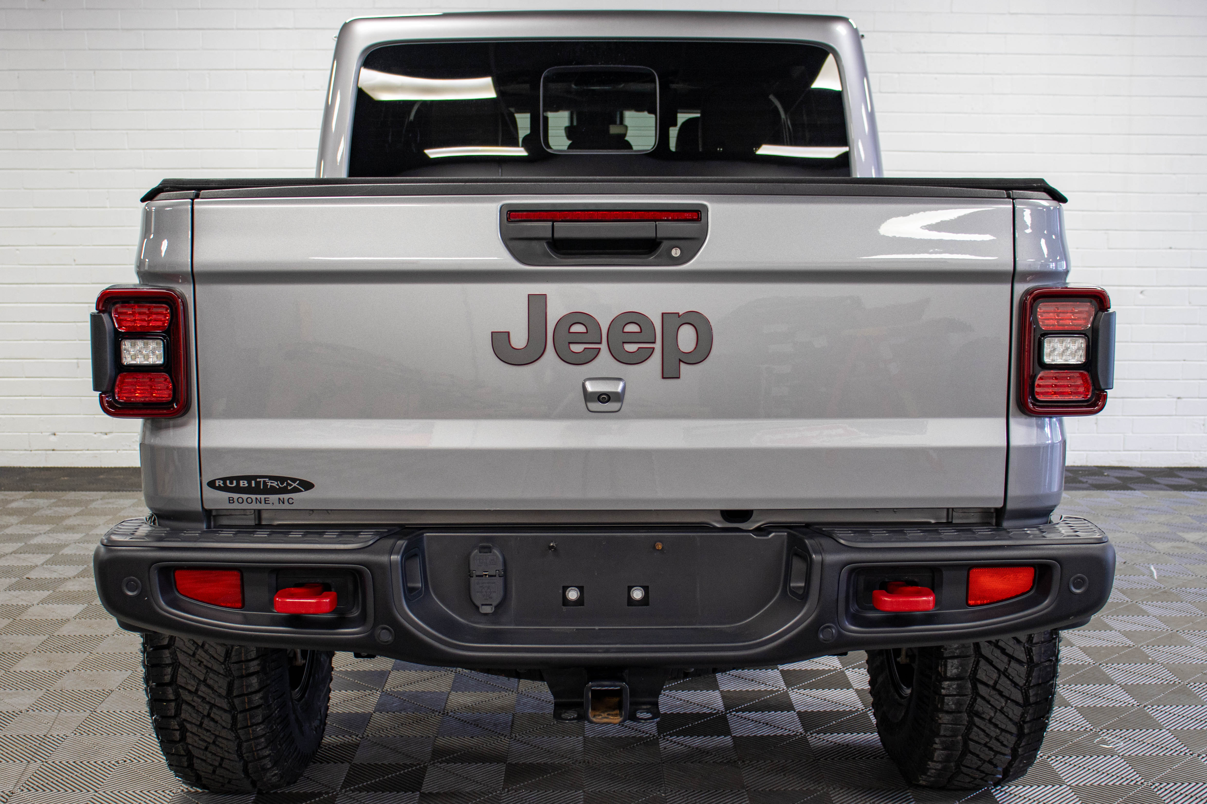 Pre-Owned 2021 Jeep Gladiator JT Rubicon Hard Top Billet Silver - SOLD