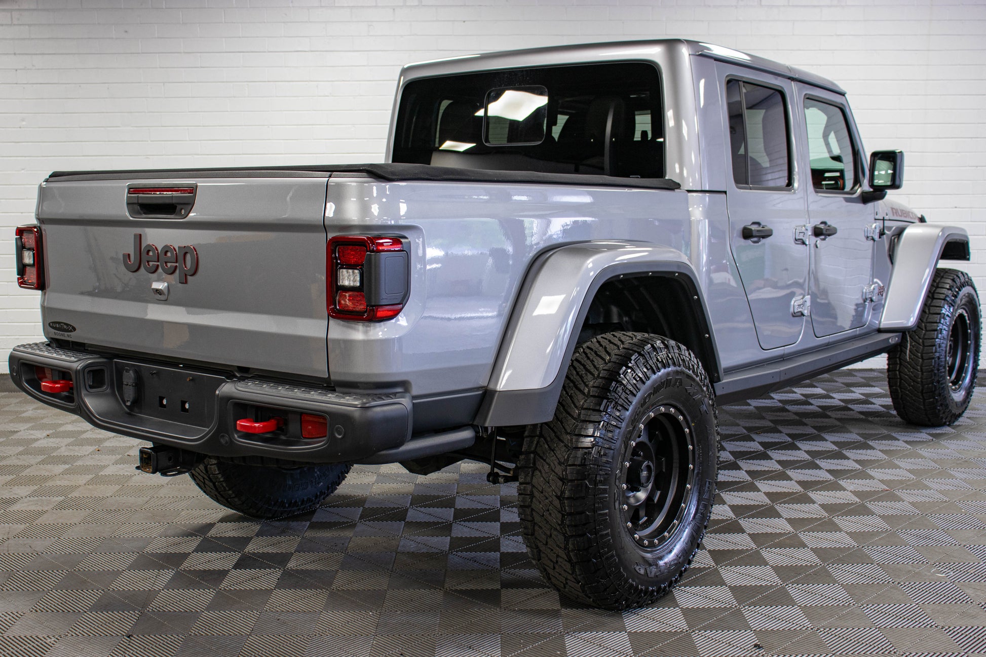 Pre-Owned 2021 Jeep Gladiator JT Rubicon Hard Top Billet Silver - SOLD