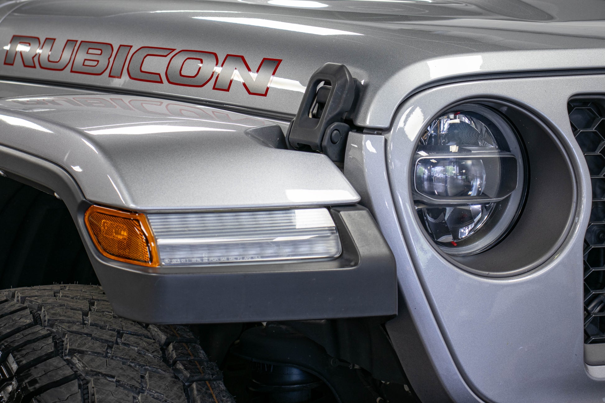 Pre-Owned 2021 Jeep Gladiator JT Rubicon Hard Top Billet Silver - SOLD