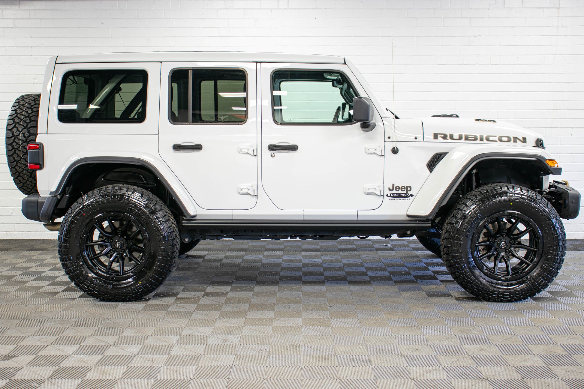 2022 Jeep Wrangler JLUR 392 Power Top Bright White - SOLD