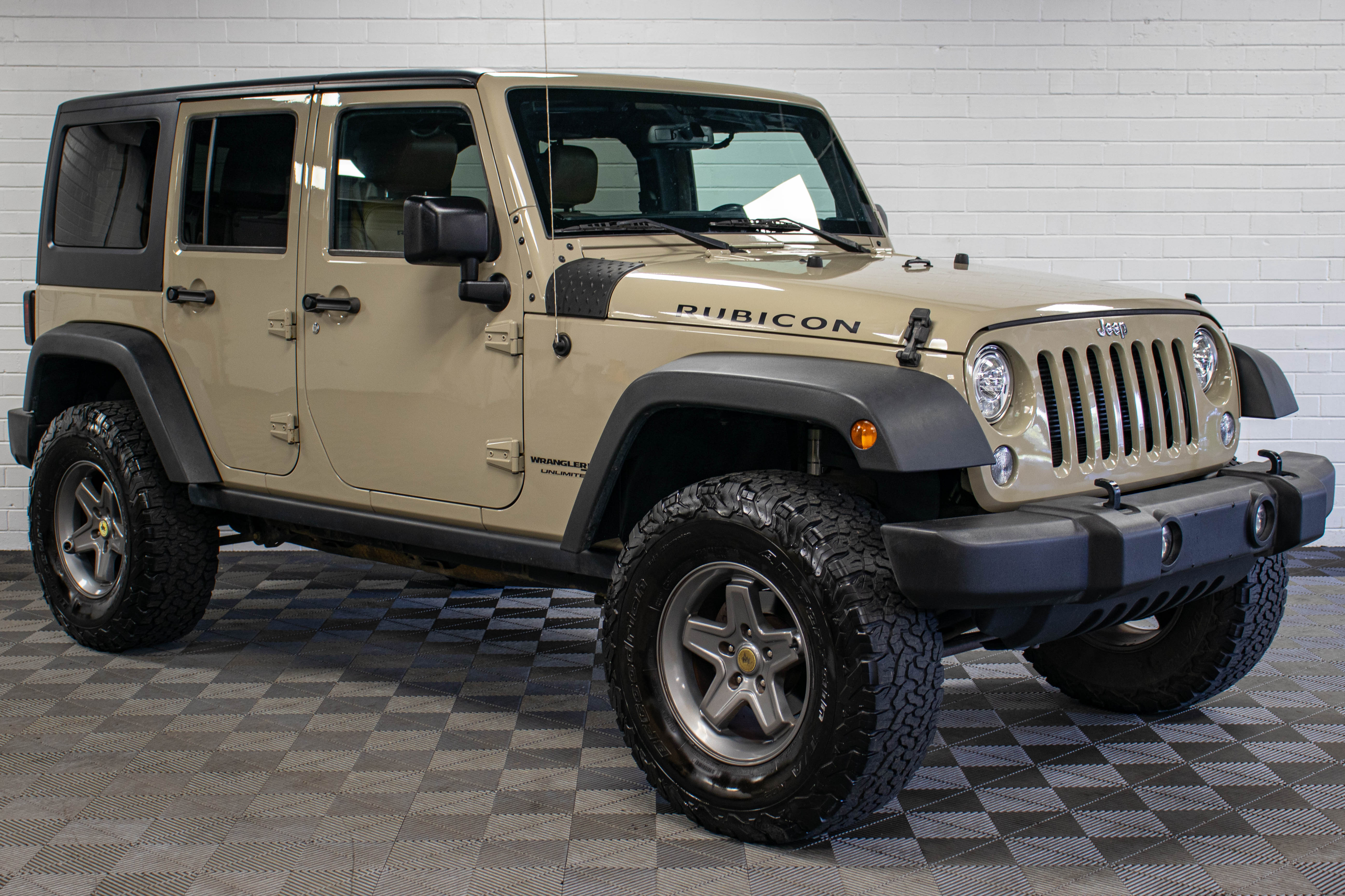 Pre-Owned 2018 Jeep Wrangler JK Unlimited Rubicon Hard Top Gobi, 85k Miles
