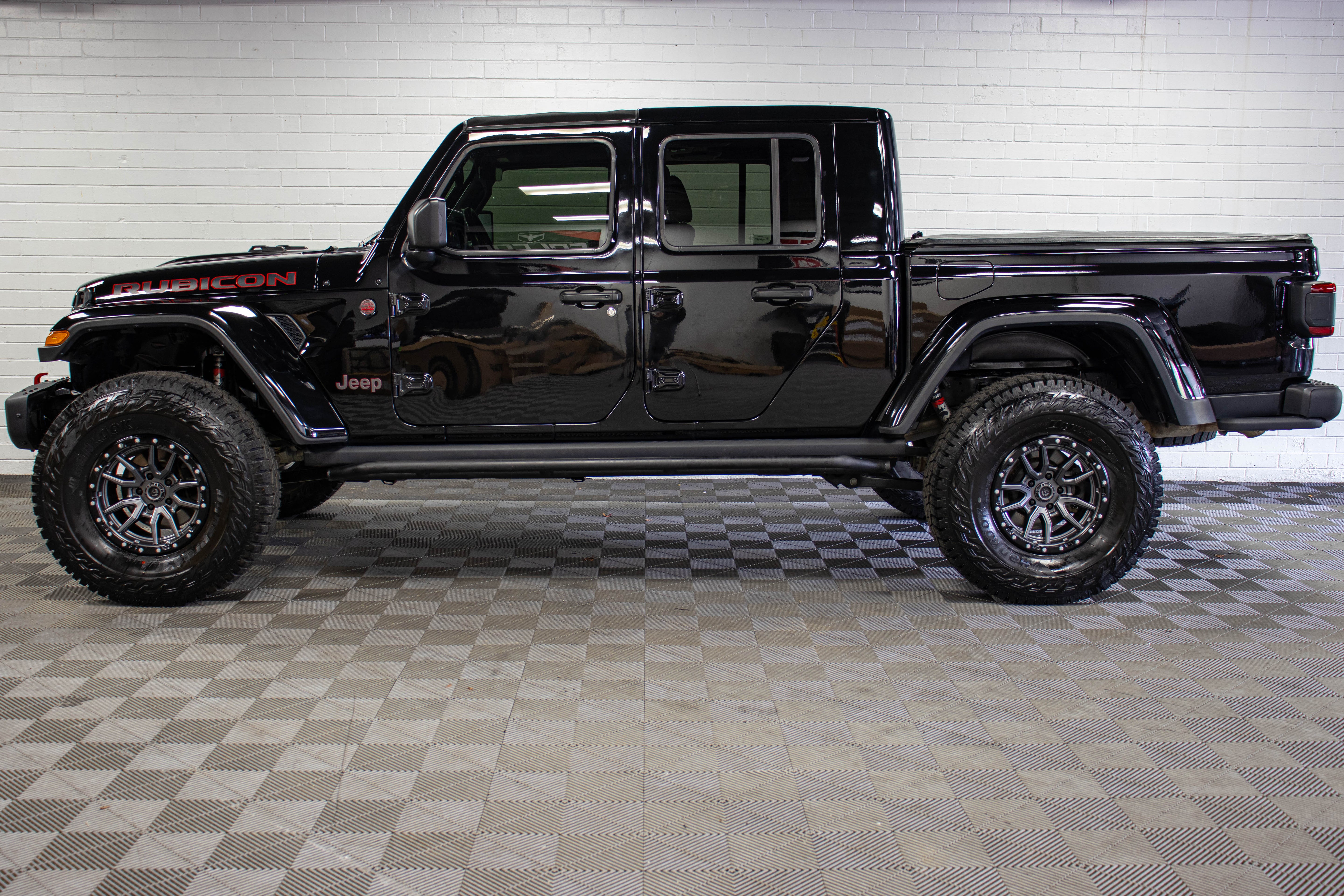 Pre-Owned 2022 Jeep Gladiator JT Rubicon Hard Top Black - SOLD