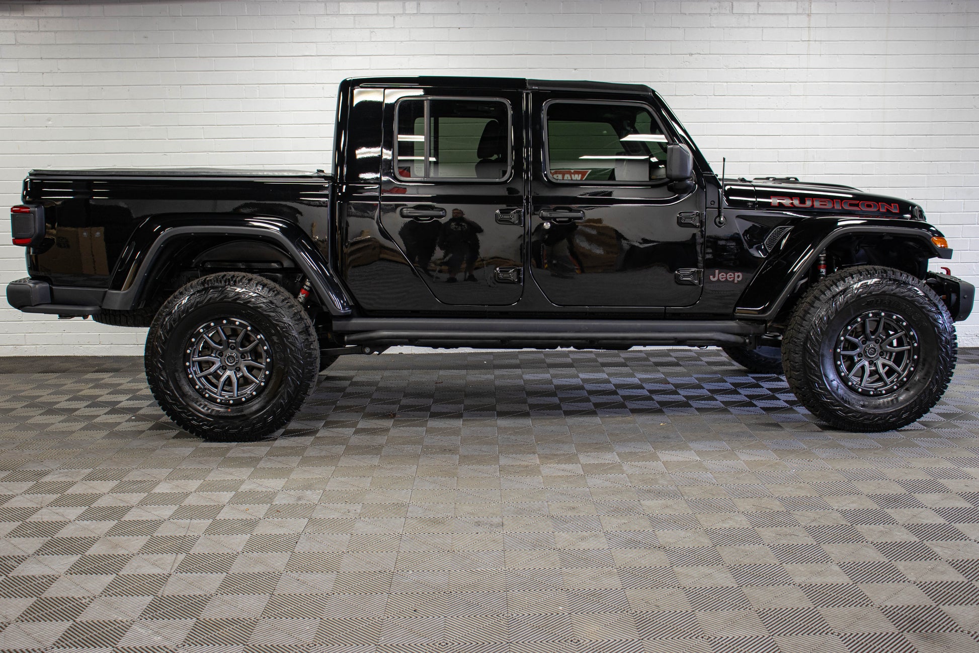 Pre-Owned 2022 Jeep Gladiator JT Rubicon Hard Top Black - SOLD