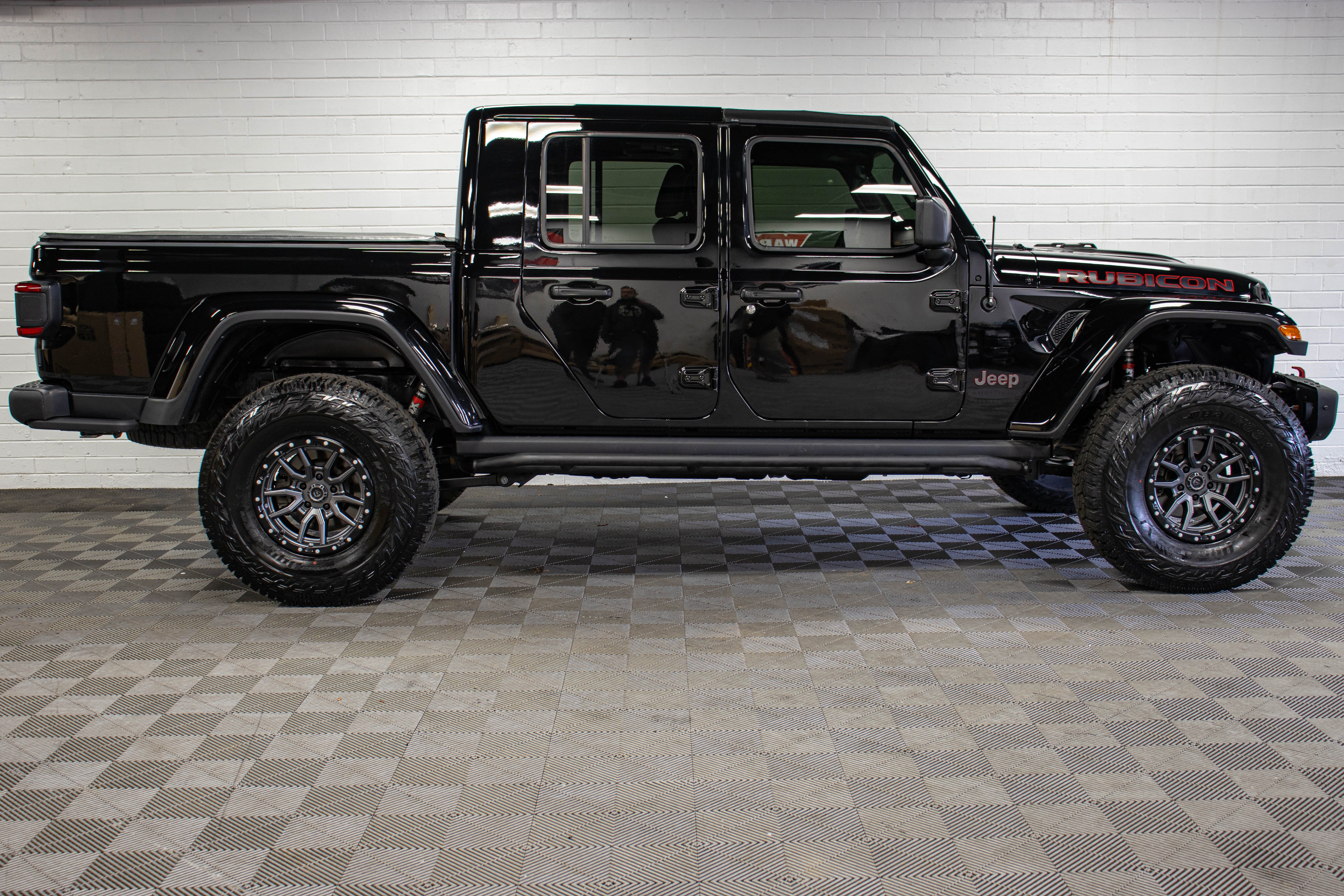 Pre-Owned 2022 Jeep Gladiator JT Rubicon Hard Top Black - SOLD
