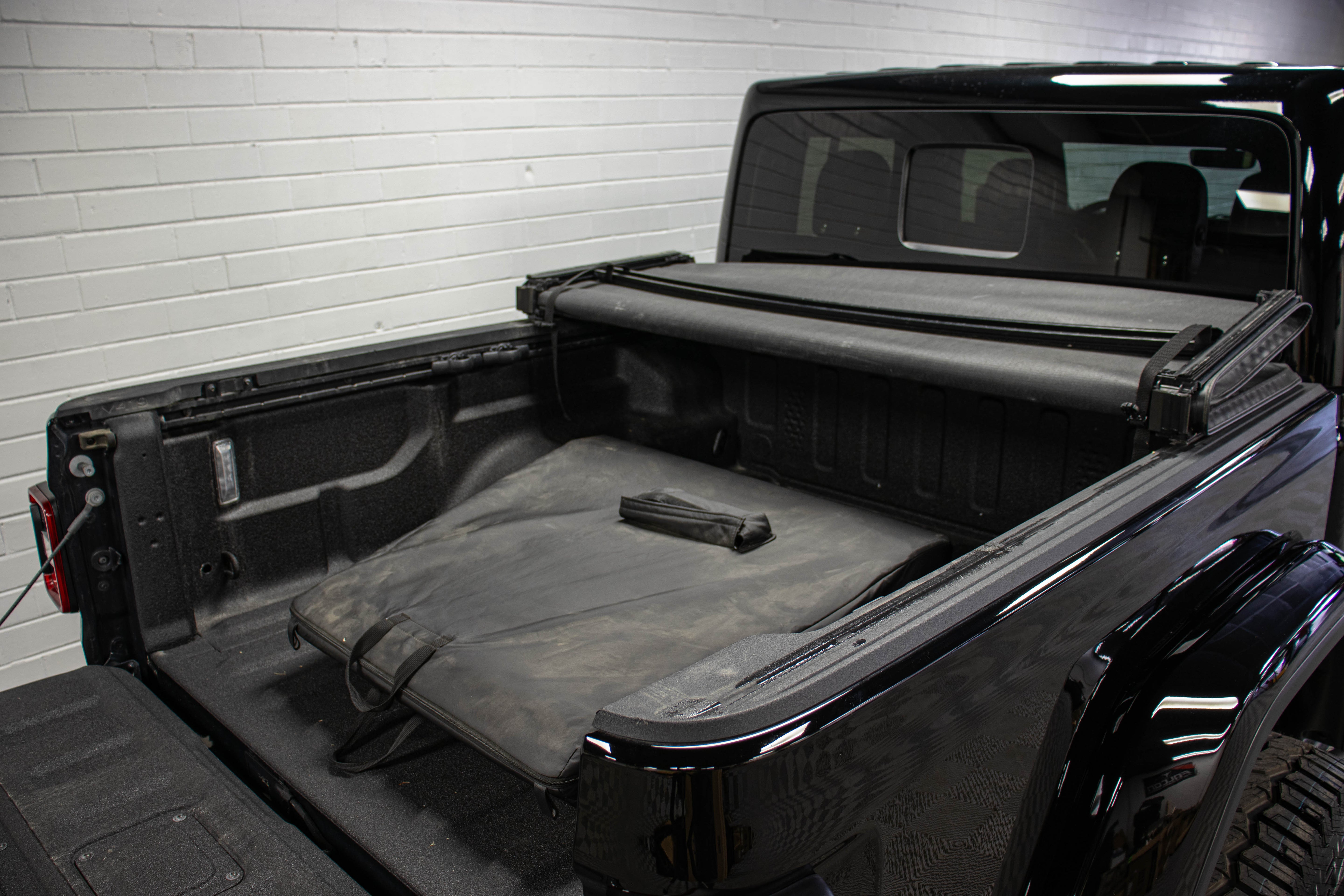 Pre-Owned 2022 Jeep Gladiator JT Rubicon Hard Top Black - SOLD