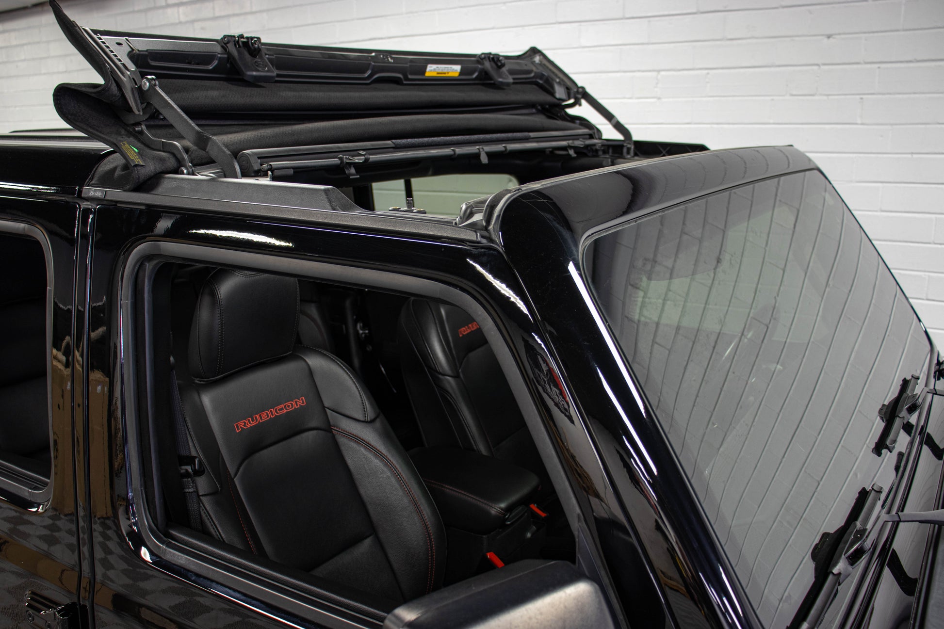 Pre-Owned 2022 Jeep Gladiator JT Rubicon Hard Top Black - SOLD