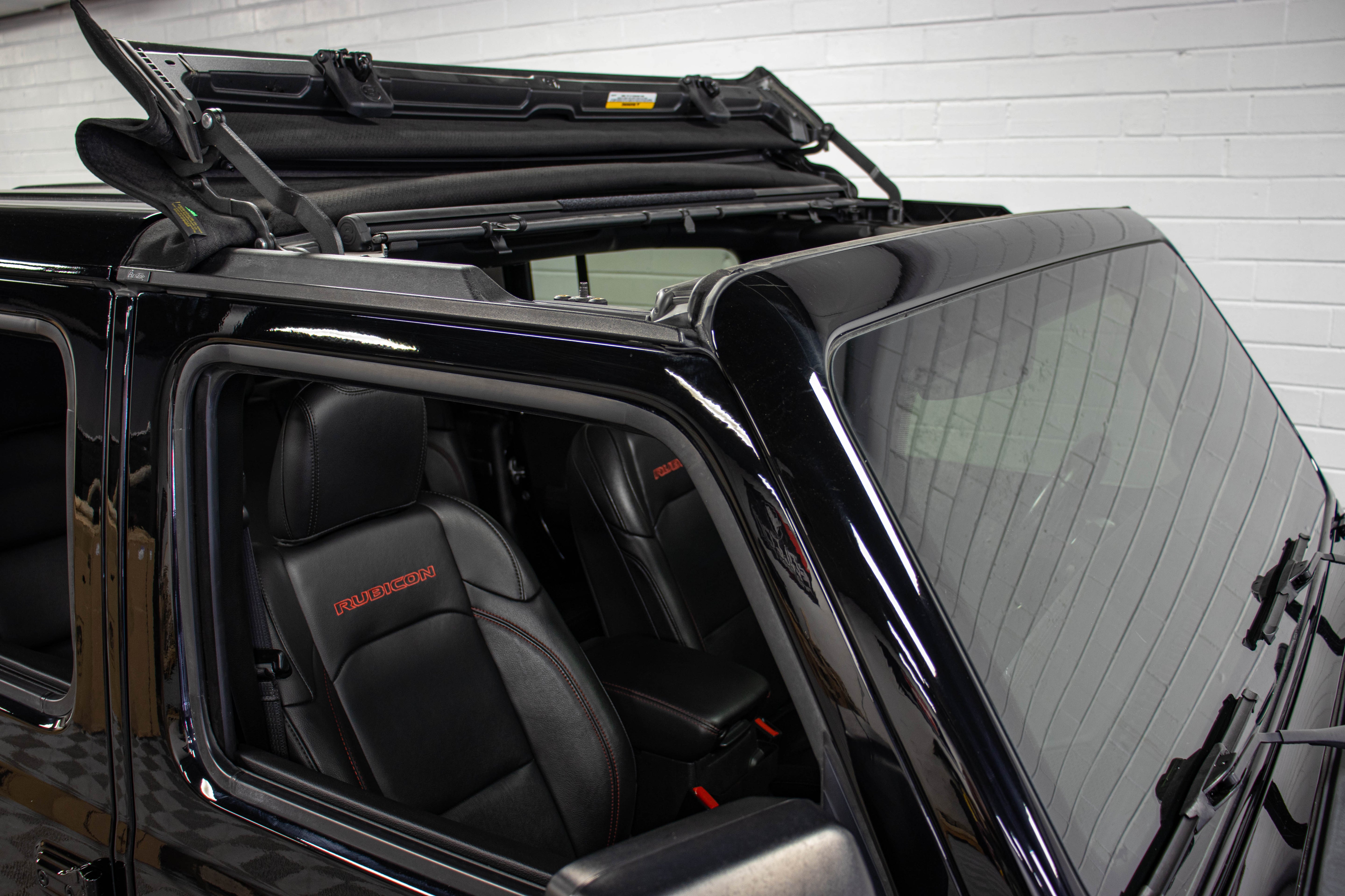 Pre-Owned 2022 Jeep Gladiator JT Rubicon Hard Top Black - SOLD