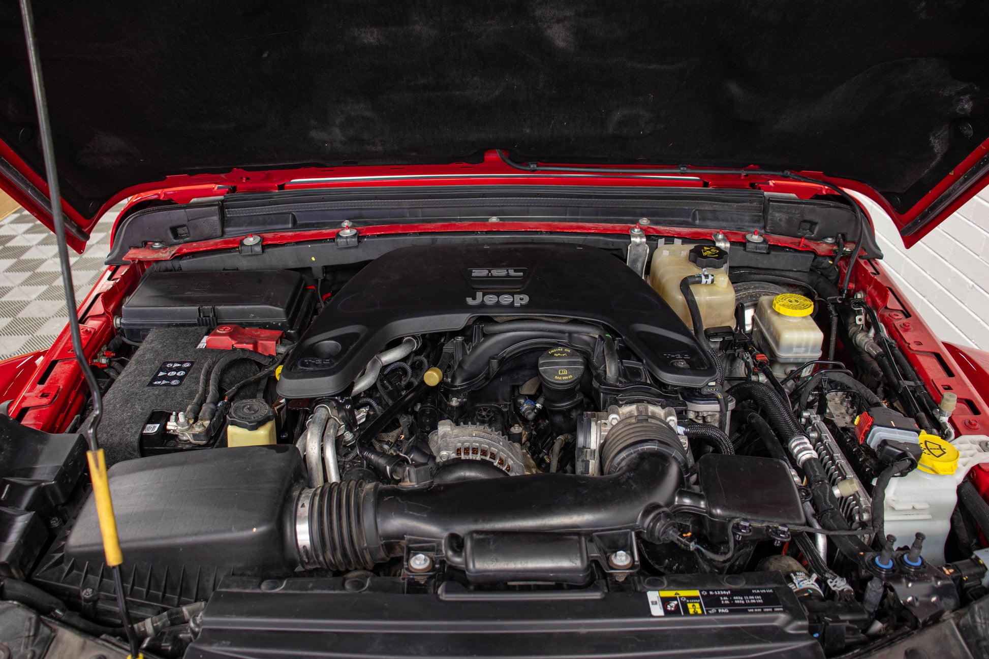 Pre-Owned 2018 Jeep Wrangler JL Unlimited Rubicon Hard Top Firecracker Red, 85k Miles