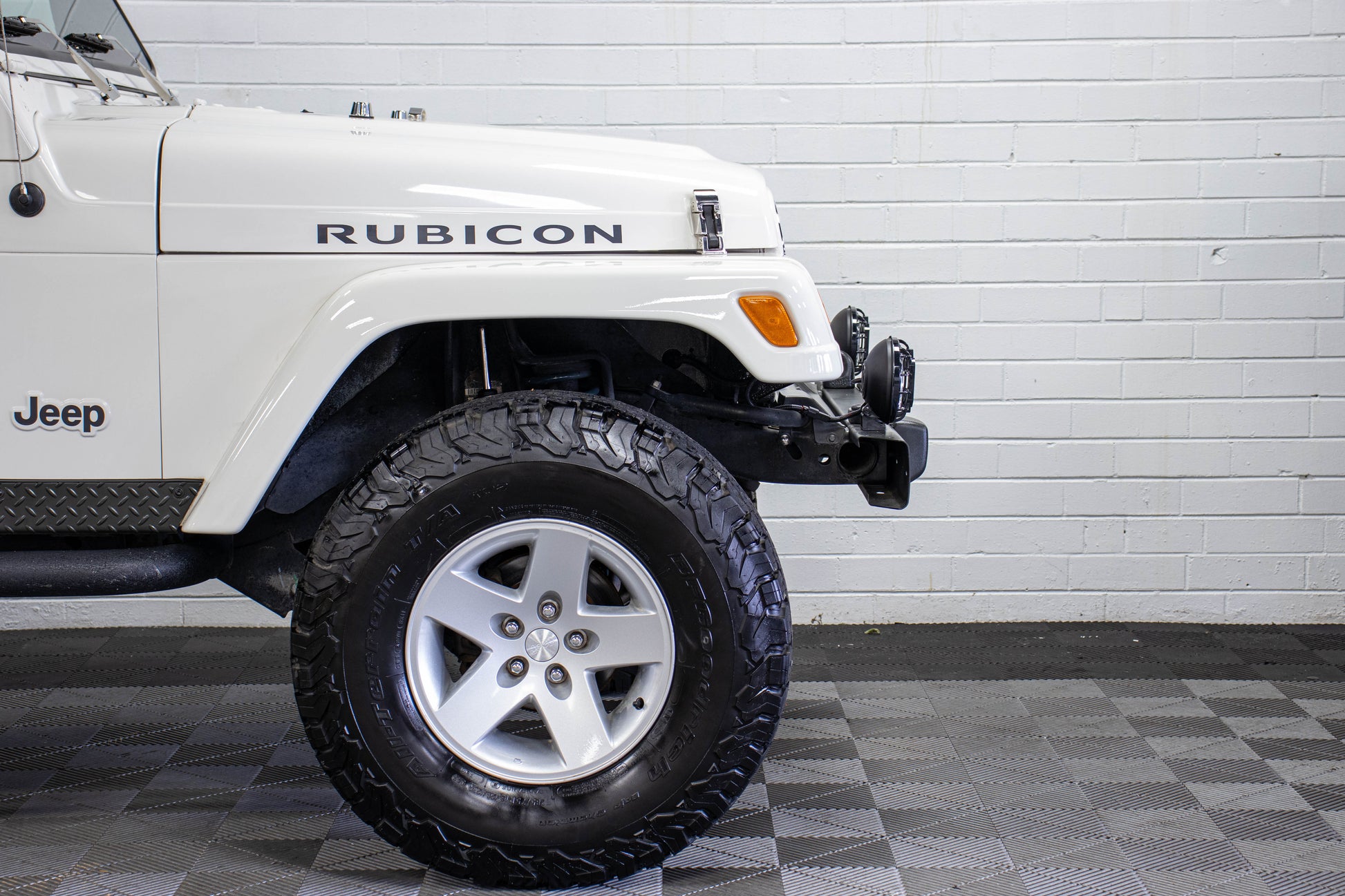 Pre-Owned 2005 Jeep Wrangler TJ Rubicon Hard Top Stone White - SOLD