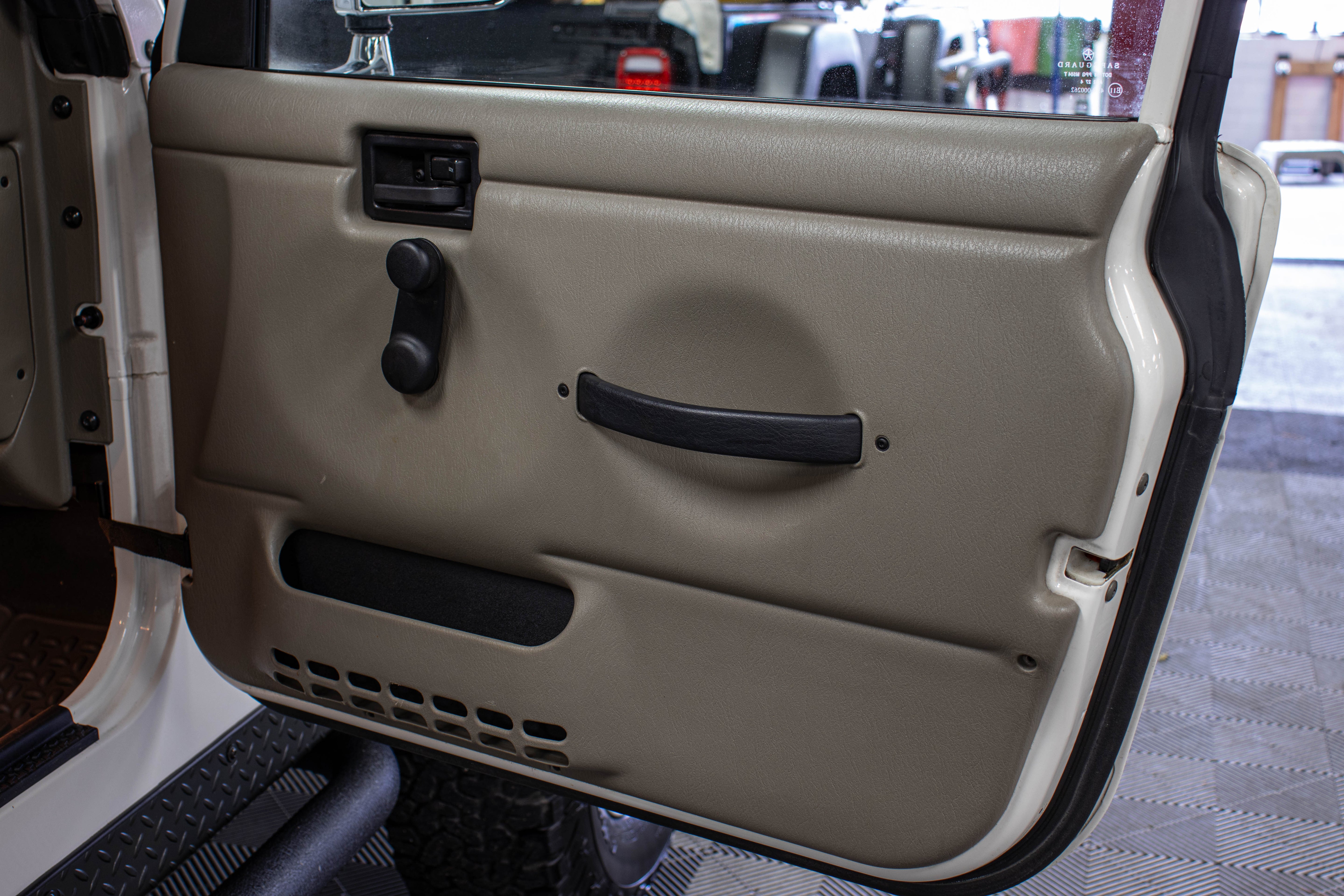 Pre-Owned 2005 Jeep Wrangler TJ Rubicon Hard Top Stone White - SOLD