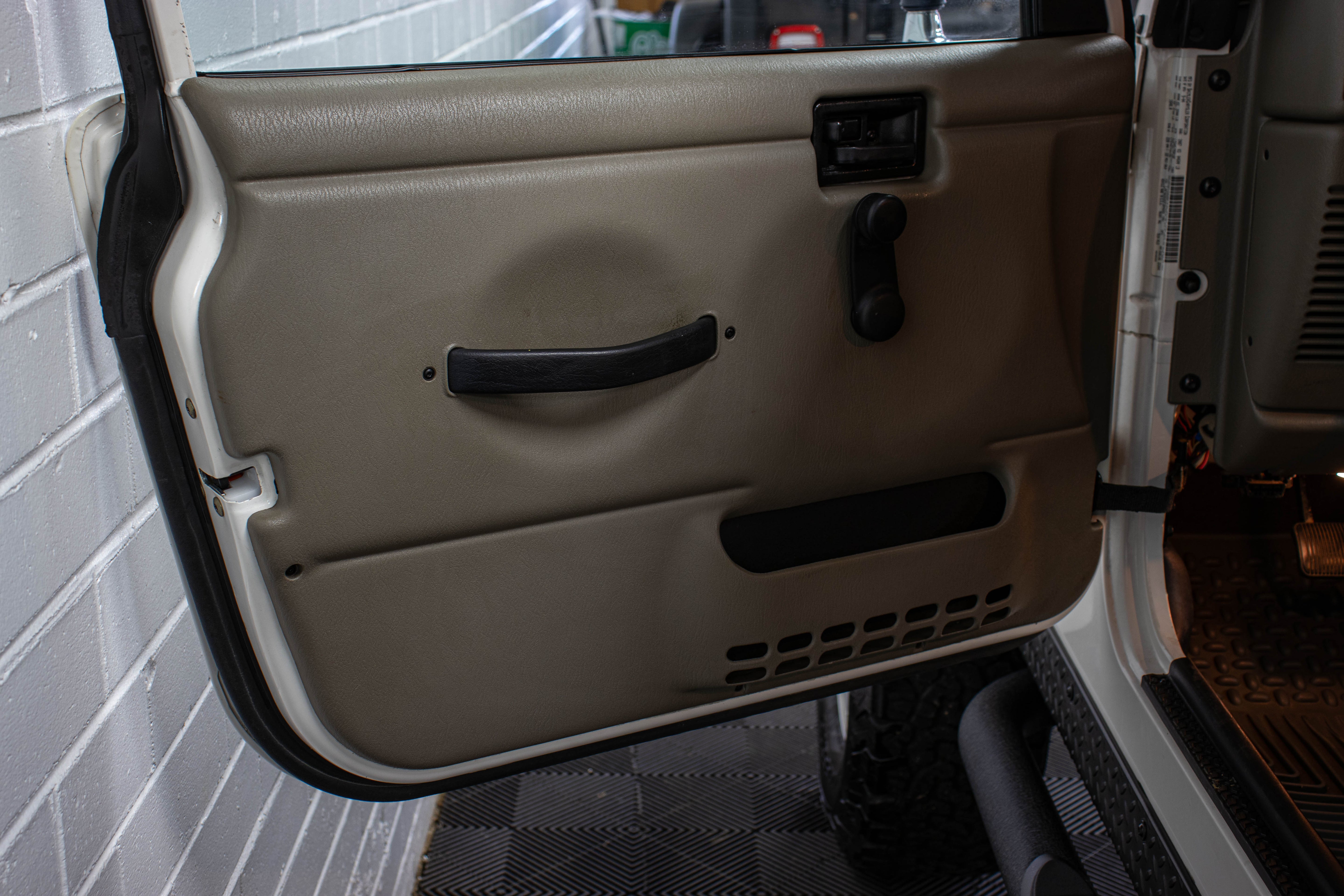 Pre-Owned 2005 Jeep Wrangler TJ Rubicon Hard Top Stone White - SOLD