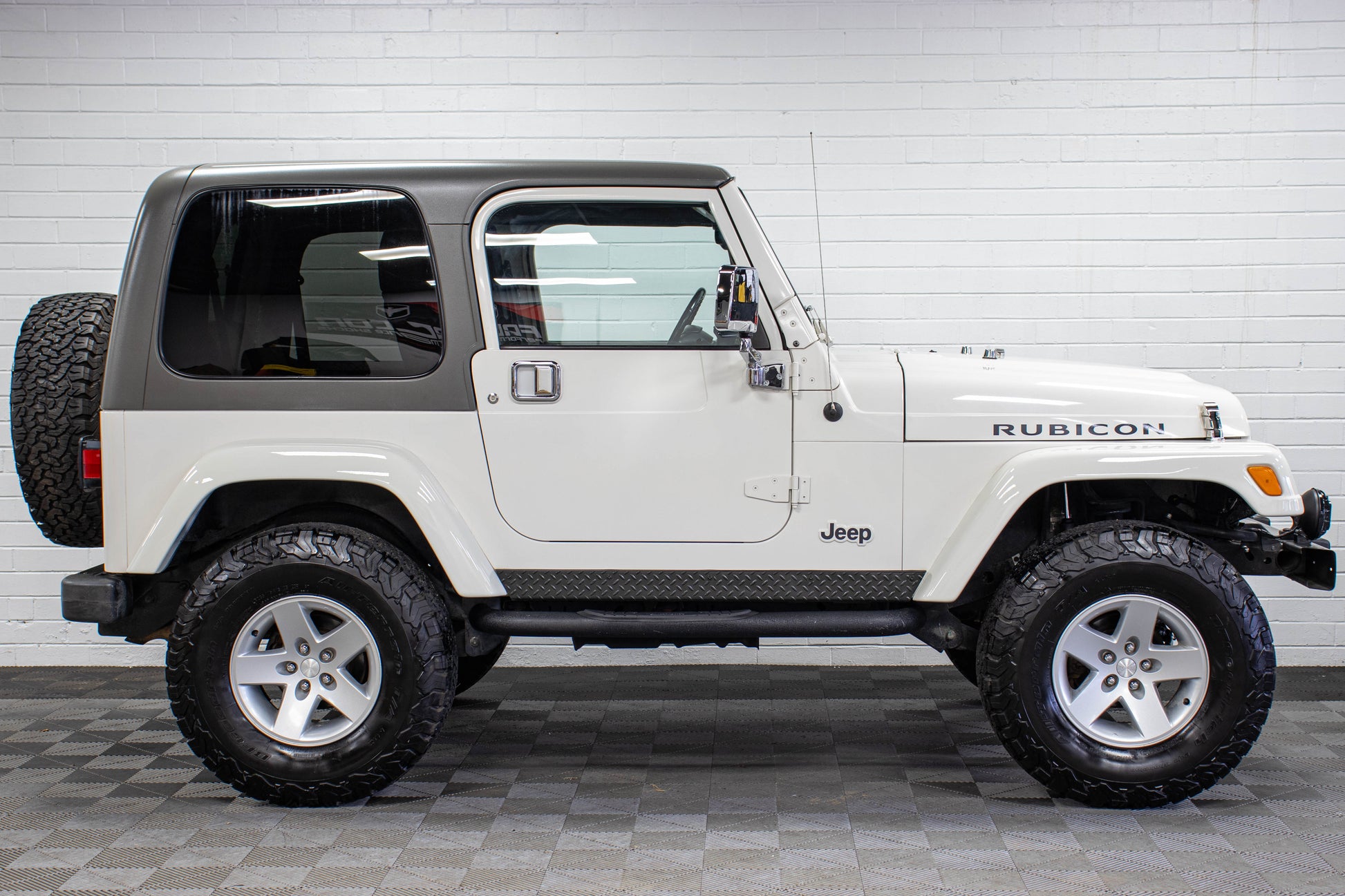 Pre-Owned 2005 Jeep Wrangler TJ Rubicon Hard Top Stone White - SOLD