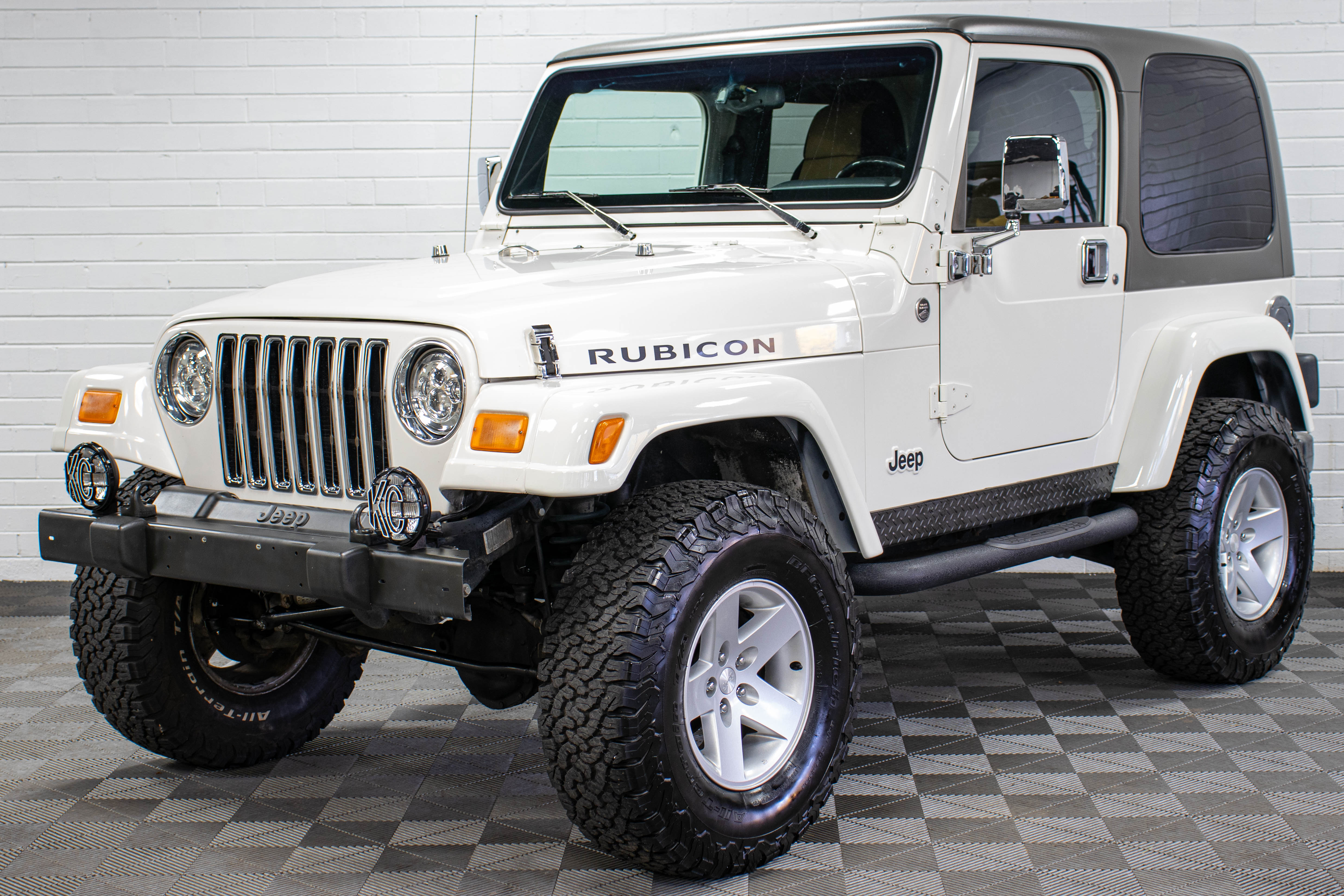 Pre-Owned 2005 Jeep Wrangler TJ Rubicon Hard Top Stone White - SOLD