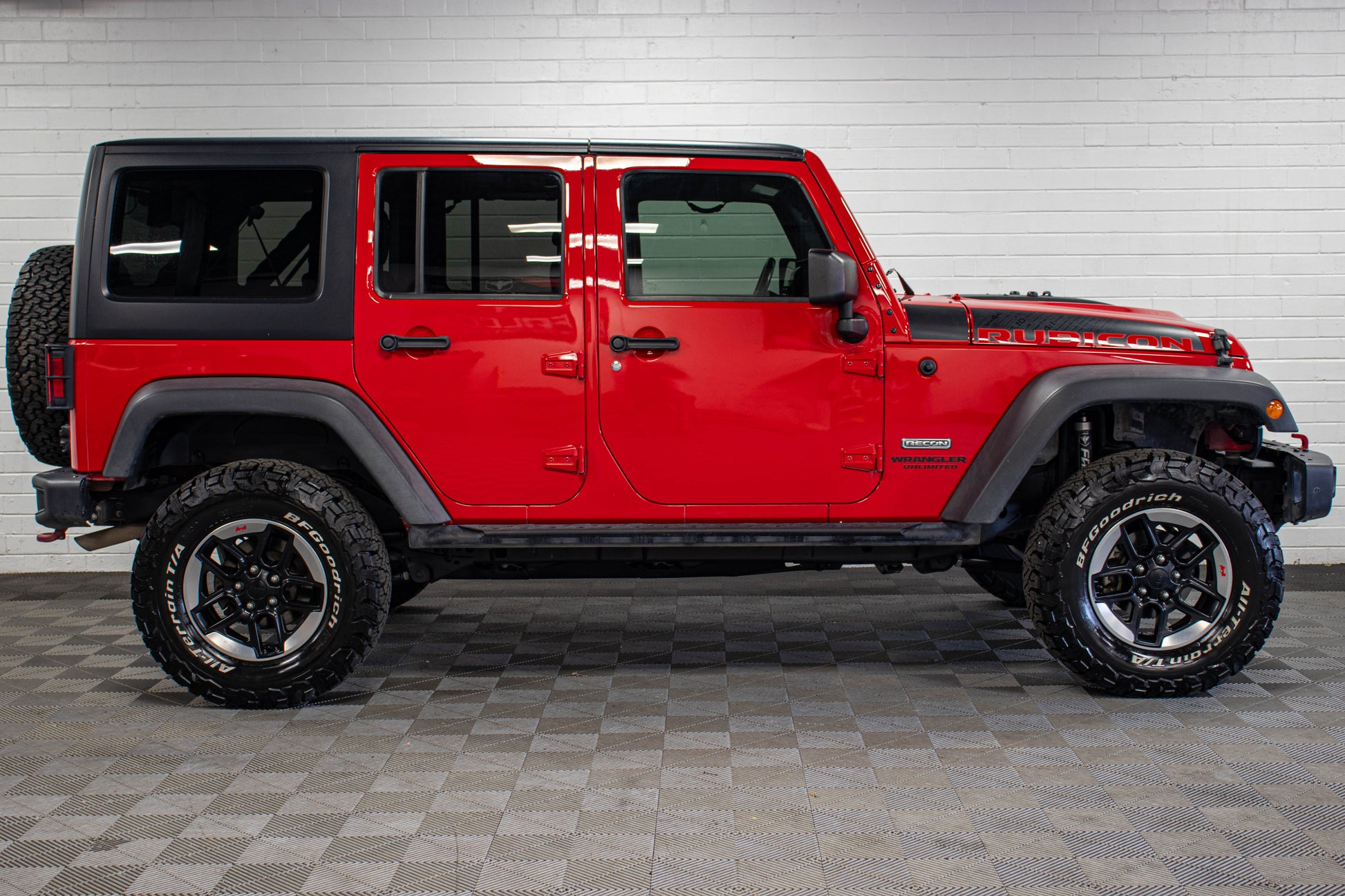 Pre-Owned 2017 Jeep Wrangler JK Unlimited Rubicon Recon Hard Top Firecracker Red, 52k Miles