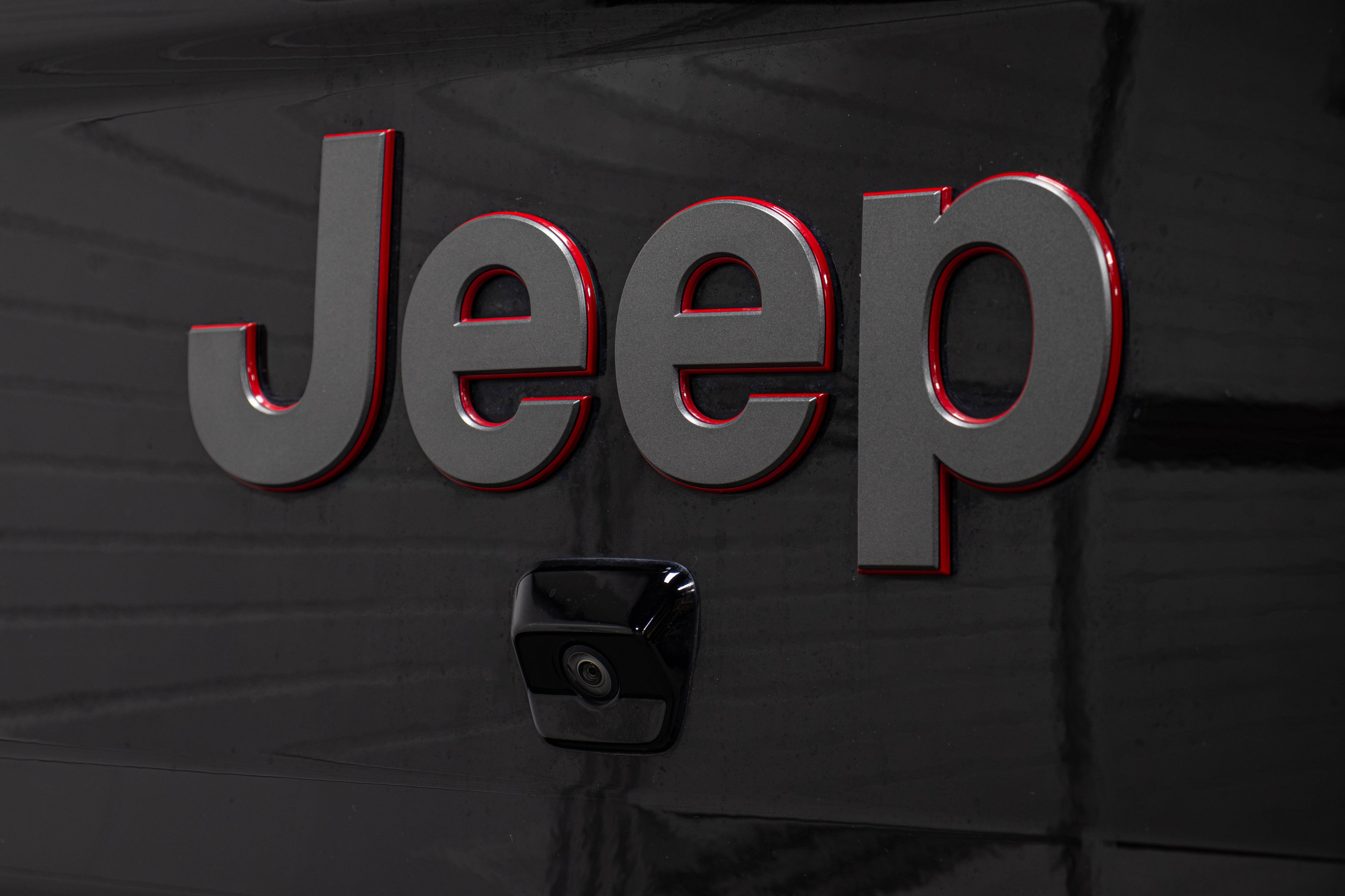 Pre-Owned 2023 Jeep Gladiator JT Rubicon Hard Top Black, 13k Miles