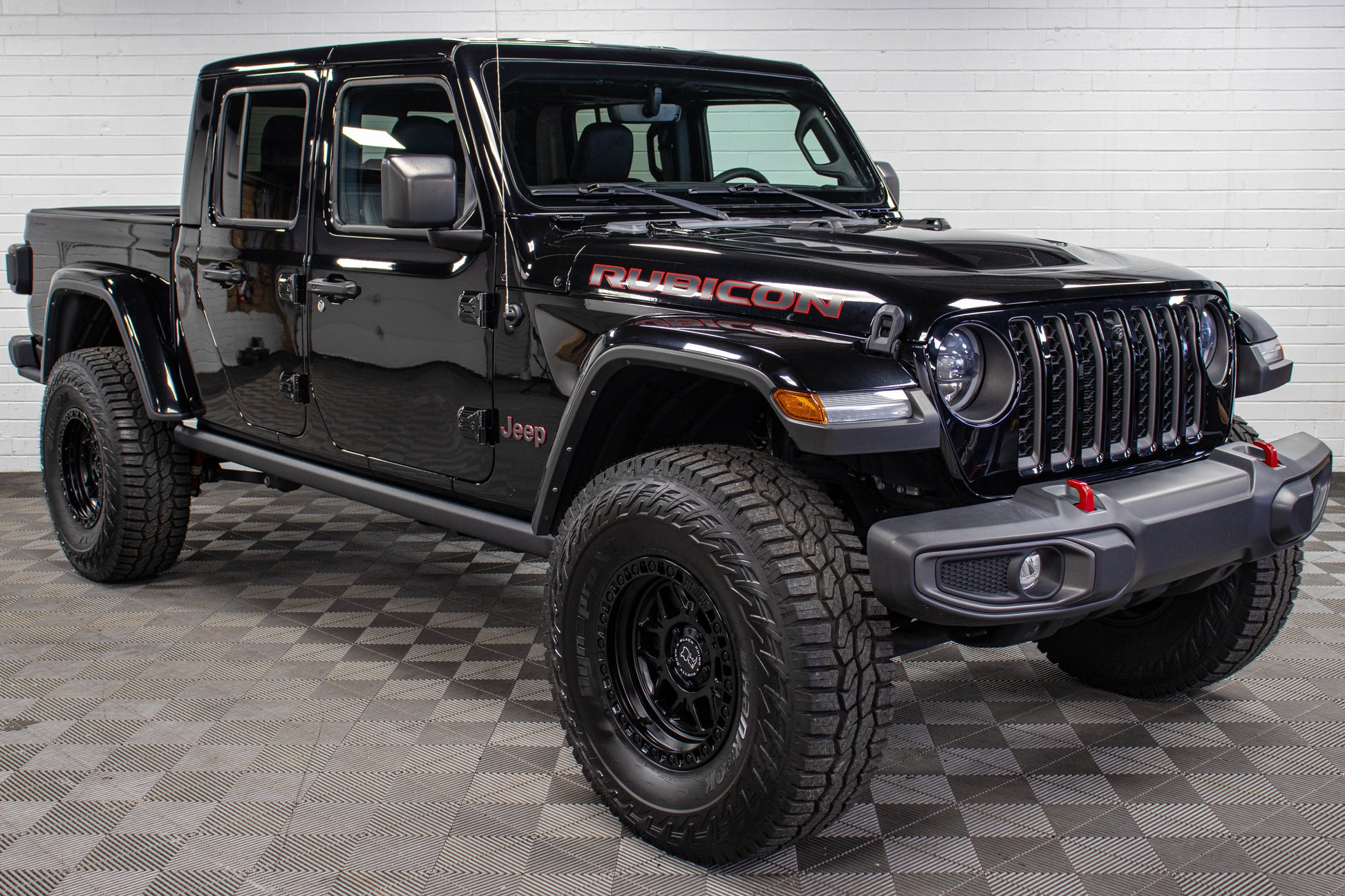 Pre-Owned 2023 Jeep Gladiator JT Rubicon Hard Top Black, 13k Miles