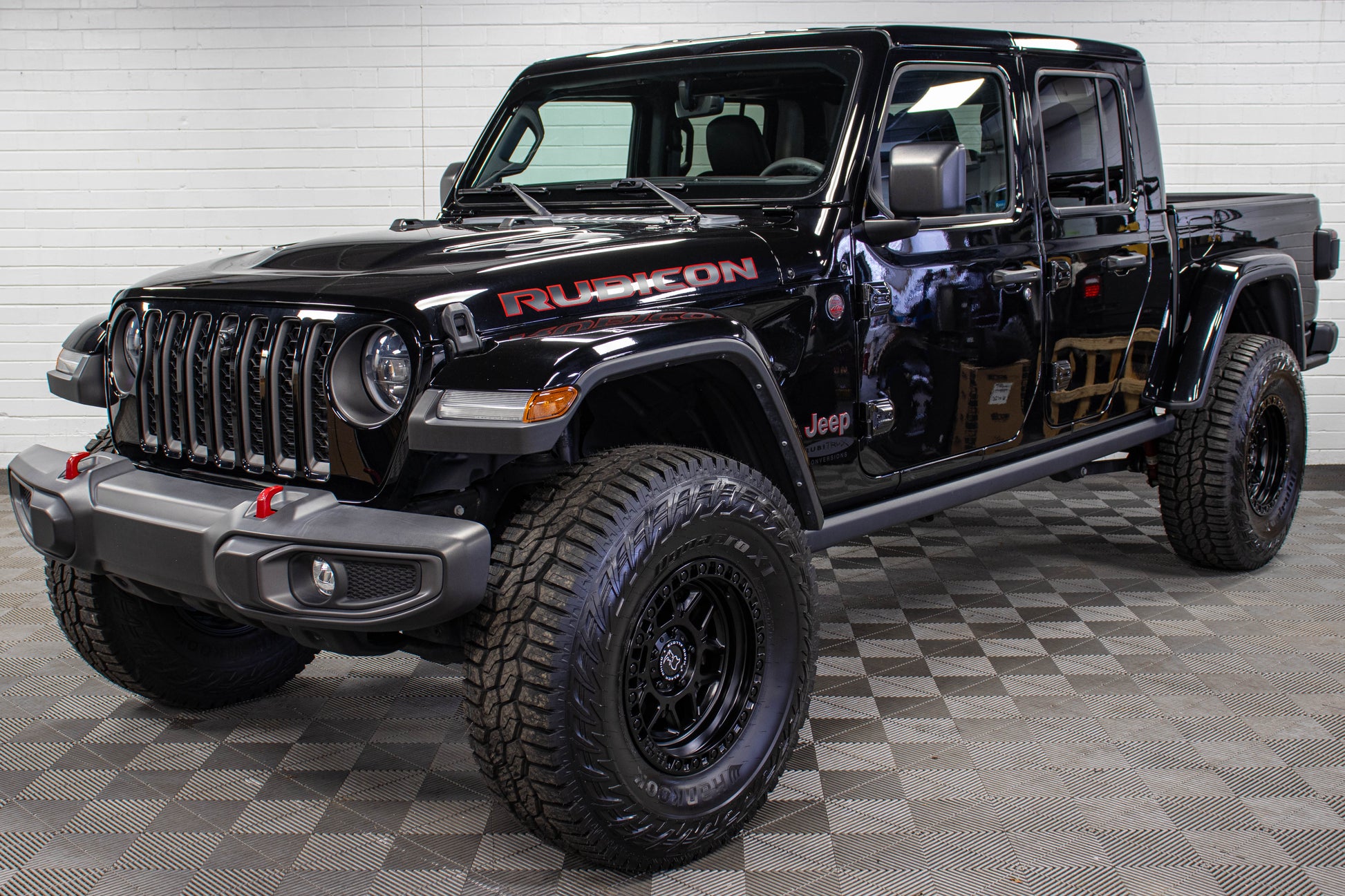 Pre-Owned 2023 Jeep Gladiator JT Rubicon Hard Top Black, 13k Miles