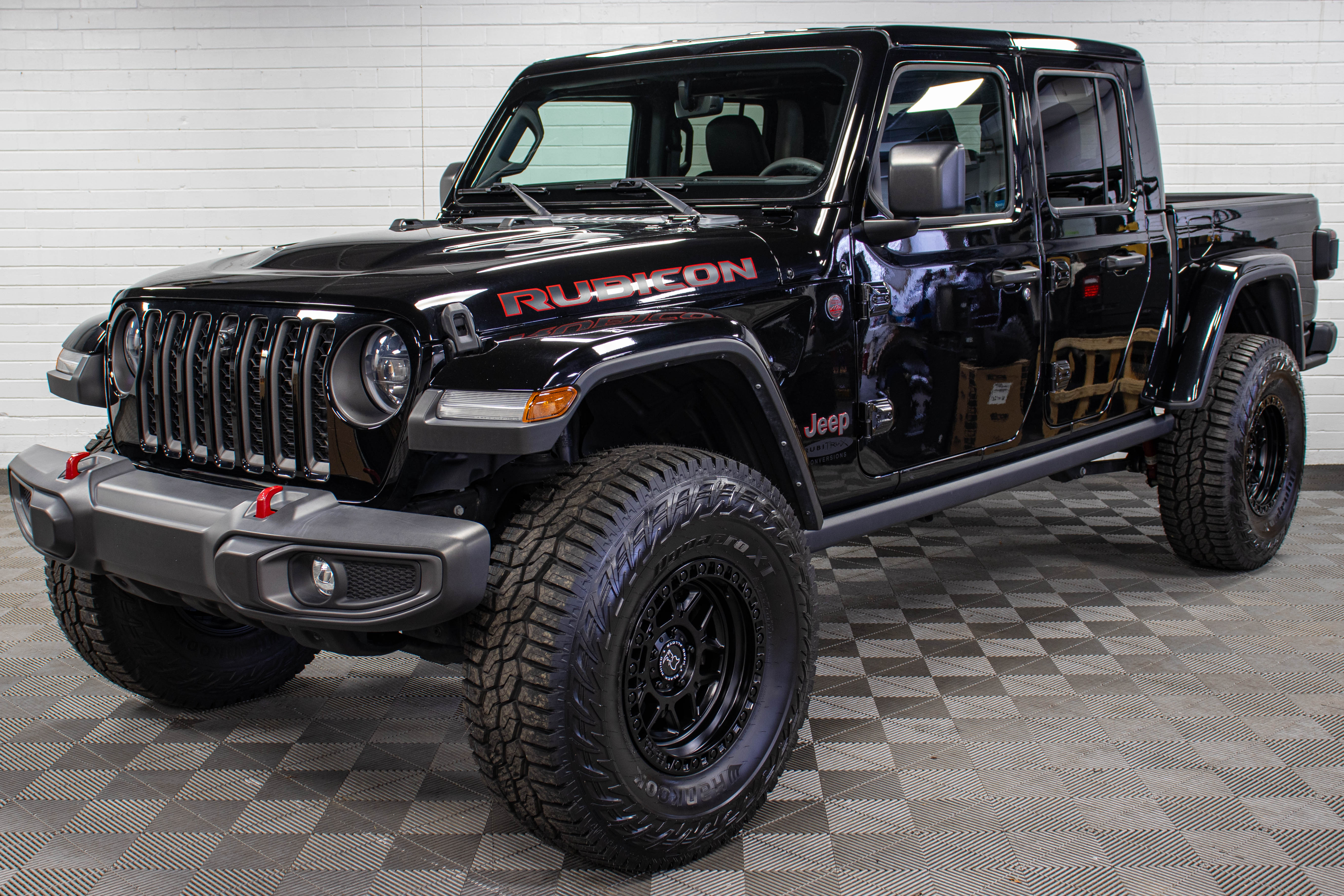 Pre-Owned 2023 Jeep Gladiator JT Rubicon Hard Top Black, 13k Miles