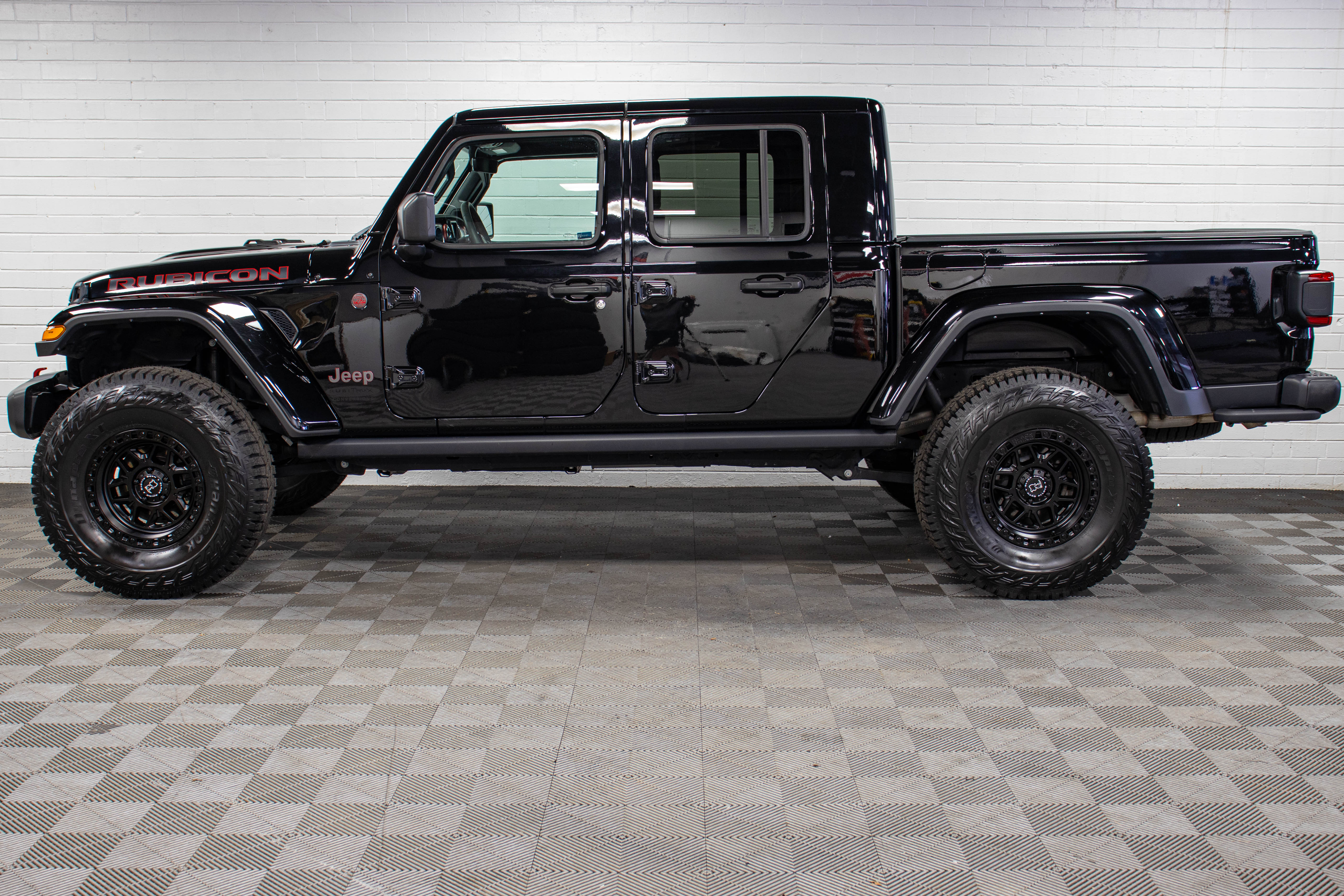 Pre-Owned 2023 Jeep Gladiator JT Rubicon Hard Top Black, 13k Miles