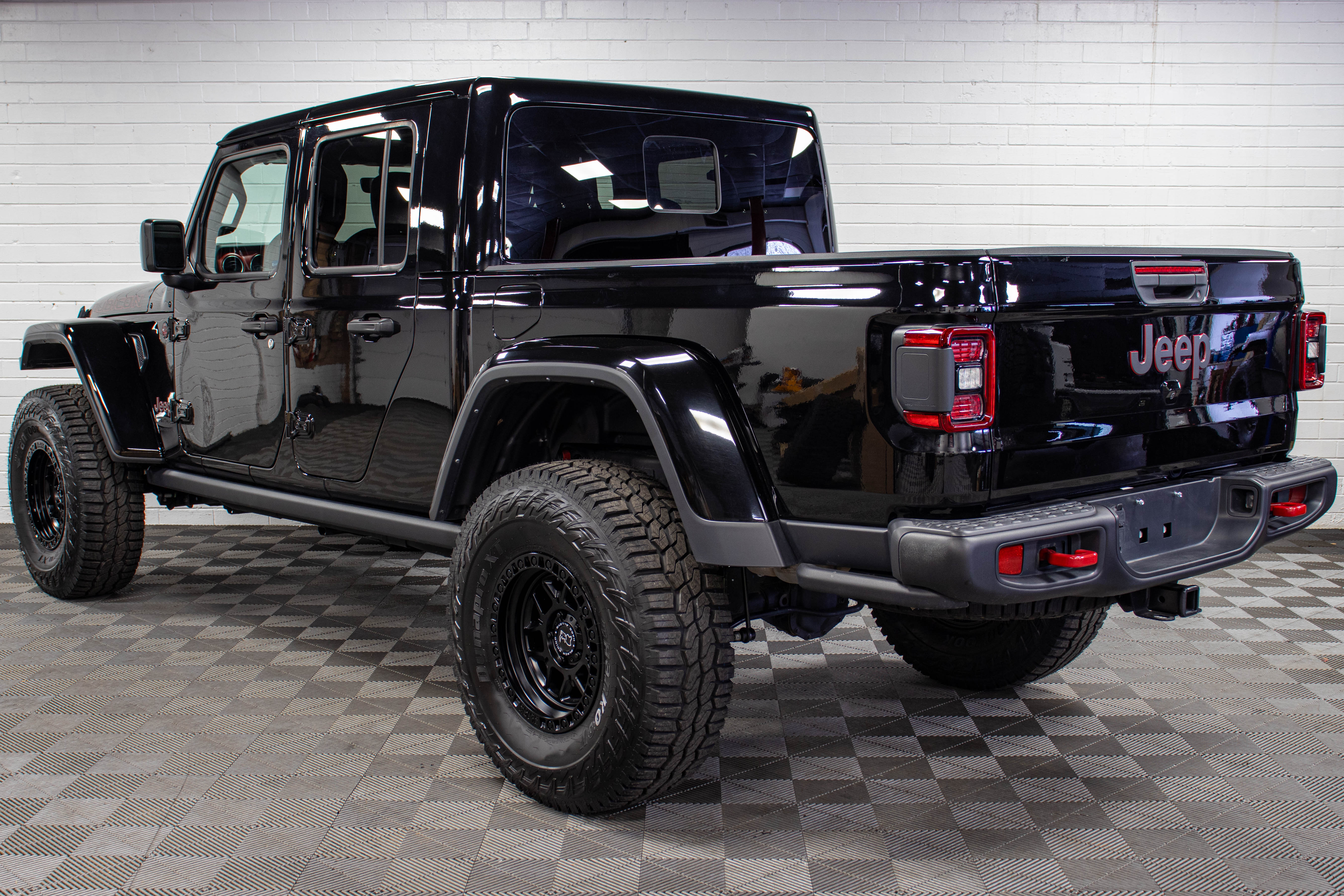 Pre-Owned 2023 Jeep Gladiator JT Rubicon Hard Top Black, 13k Miles