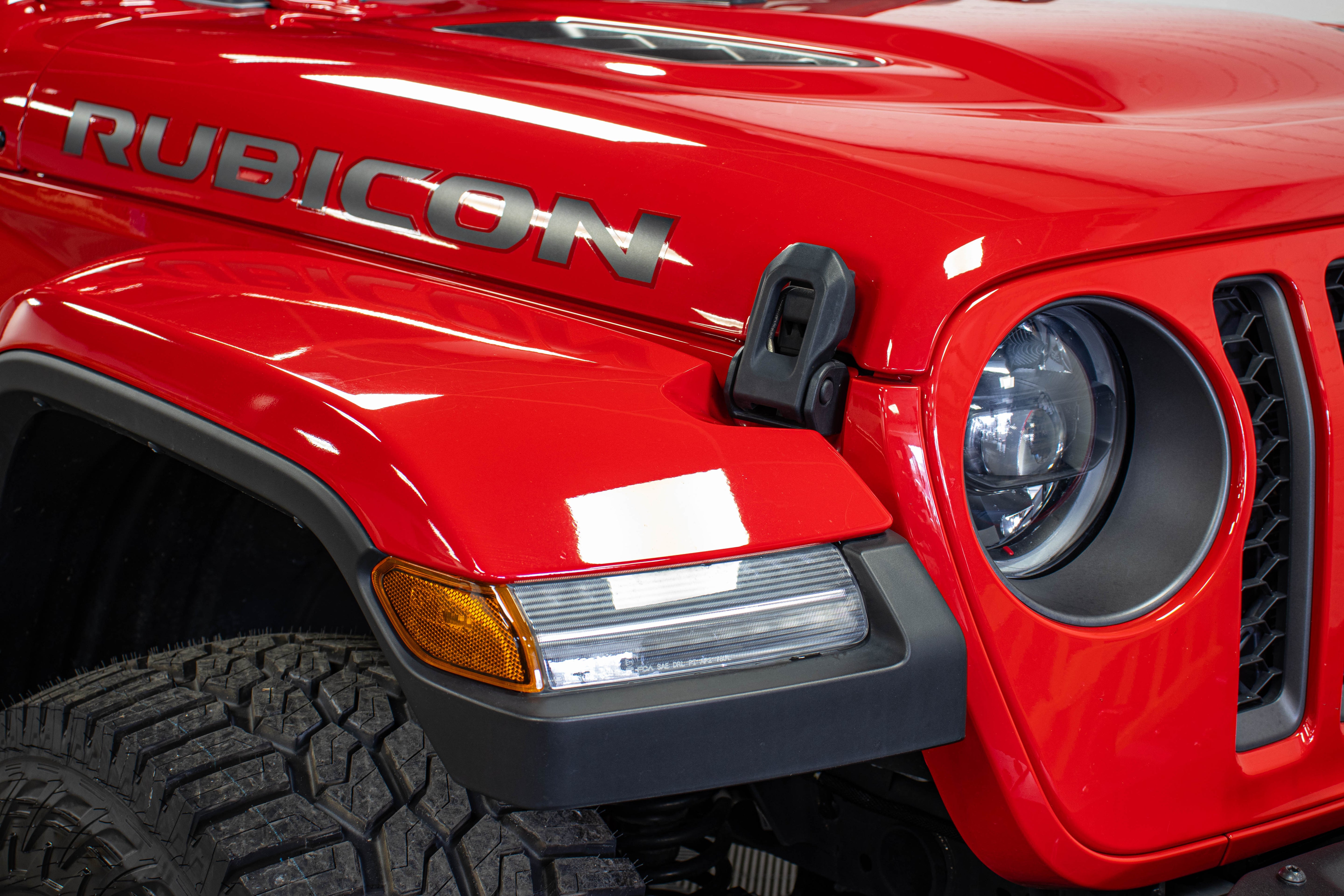 Pre-Owned 2023 Jeep Gladiator JT Rubicon Hard Top Red, 1k Miles