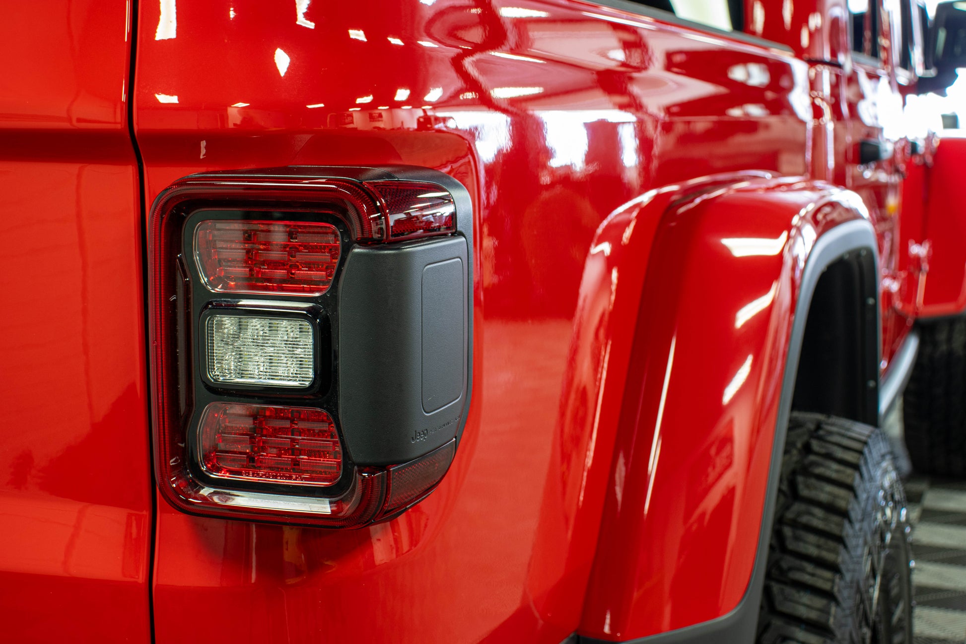 Pre-Owned 2023 Jeep Gladiator JT Rubicon Hard Top Red, 1k Miles