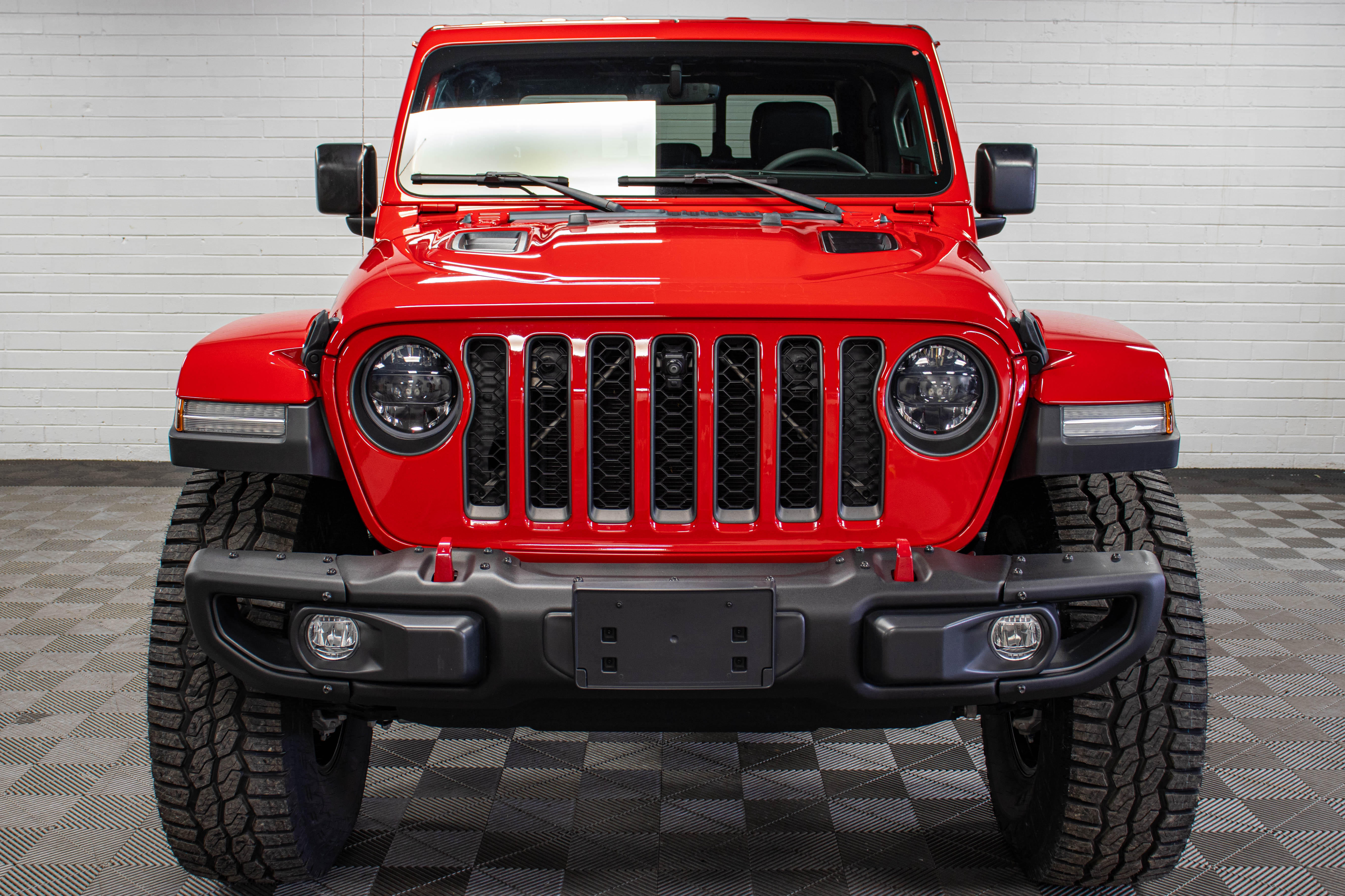 Pre-Owned 2023 Jeep Gladiator JT Rubicon Hard Top Red, 1k Miles