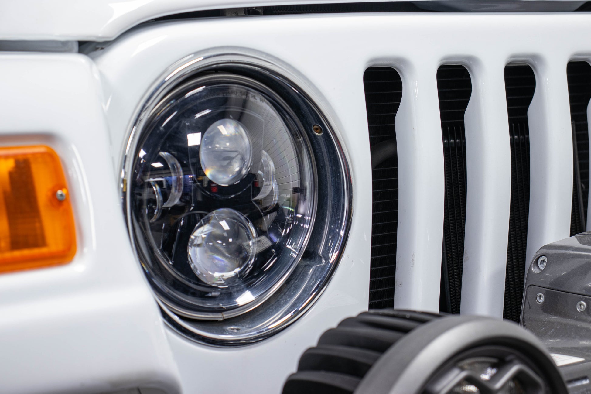 Pre-Owned 2003 Jeep Wrangler HEMI Brute Conversion Hard Top Bright White - SOLD