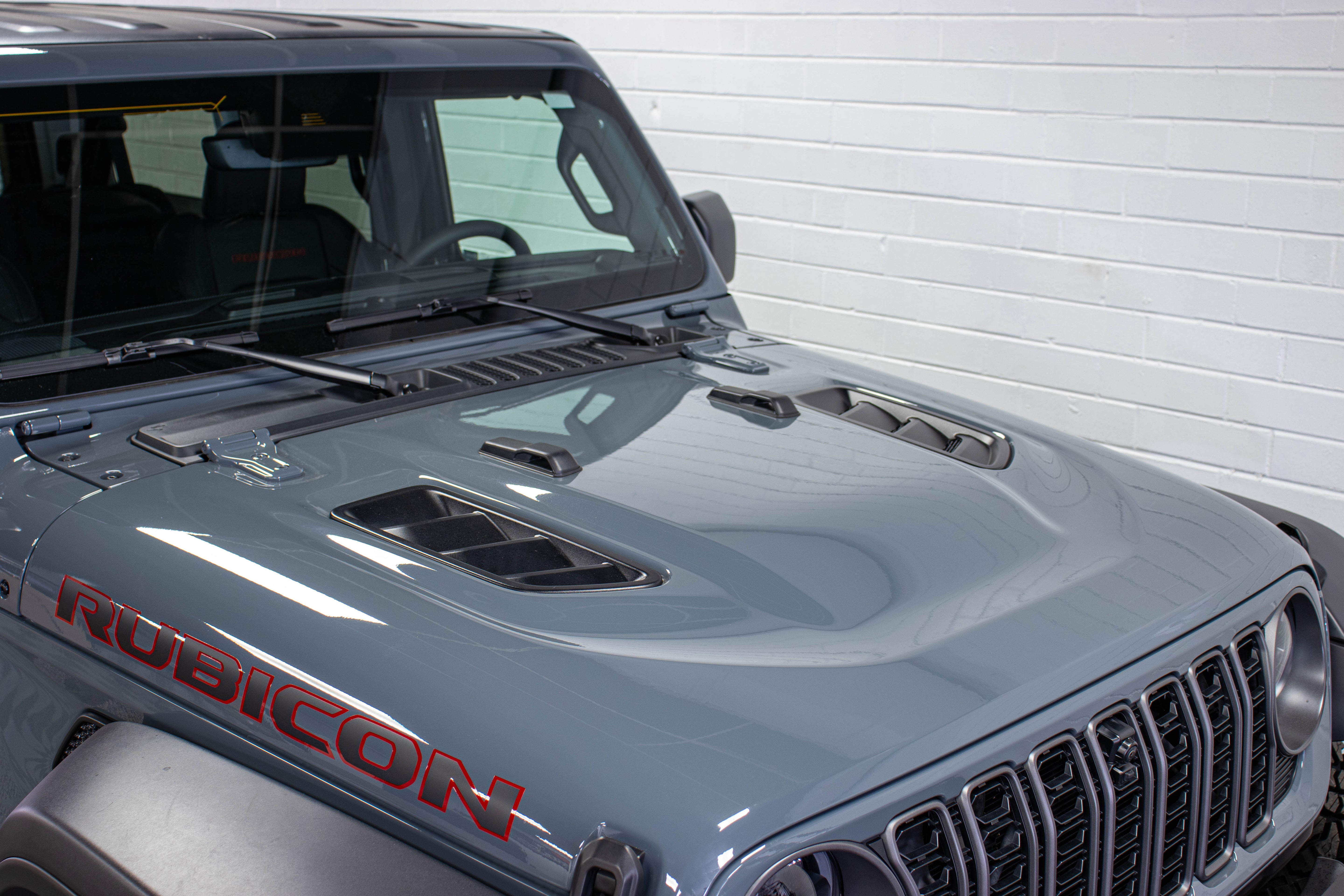 Pre-Owned 2024 Jeep Wrangler JL Unlimited Rubicon Hard Top Anvil, 30k Miles