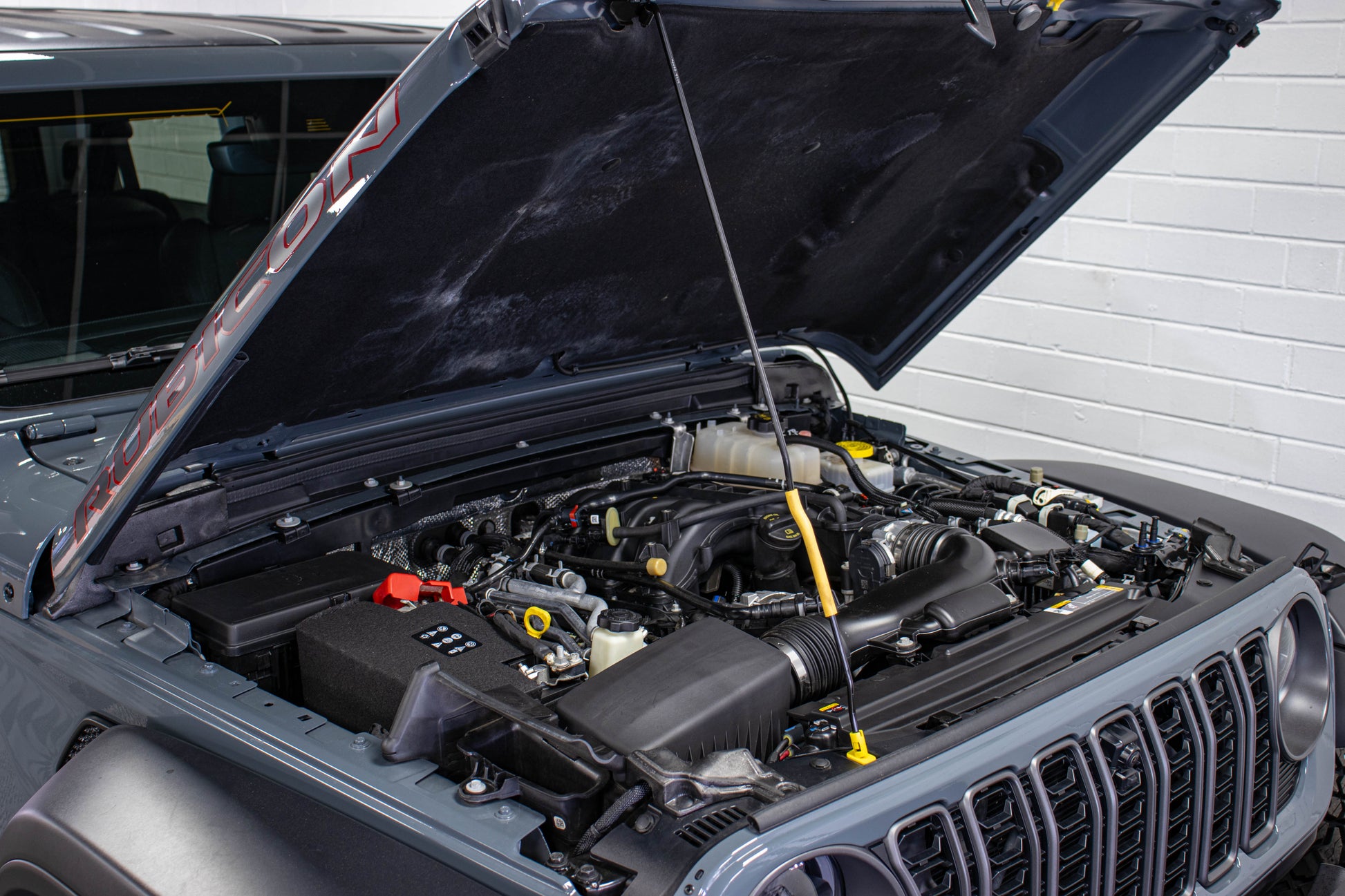 Pre-Owned 2024 Jeep Wrangler JL Unlimited Rubicon Hard Top Anvil, 30k Miles