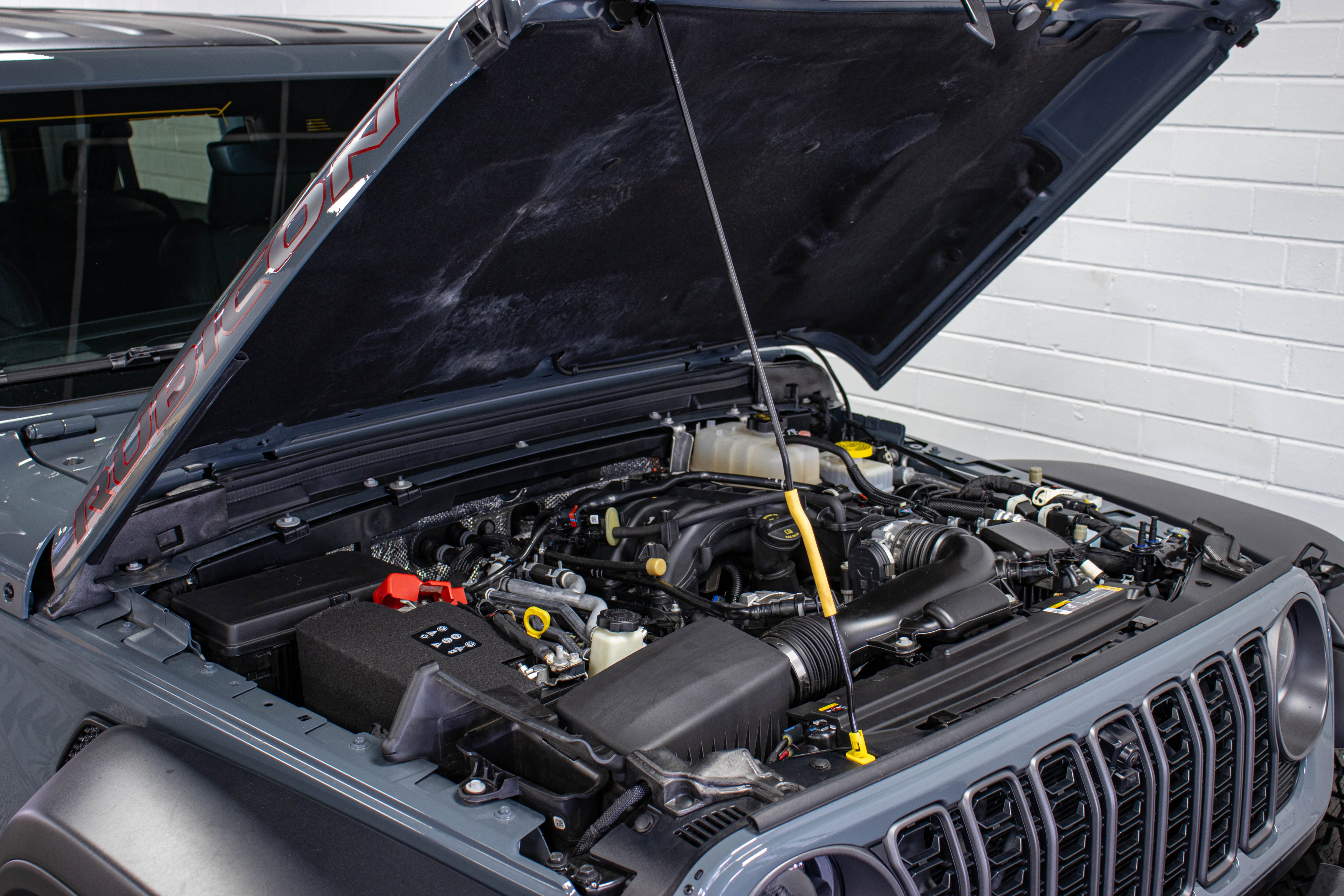 Pre-Owned 2024 Jeep Wrangler JL Unlimited Rubicon Hard Top Anvil, 30k Miles