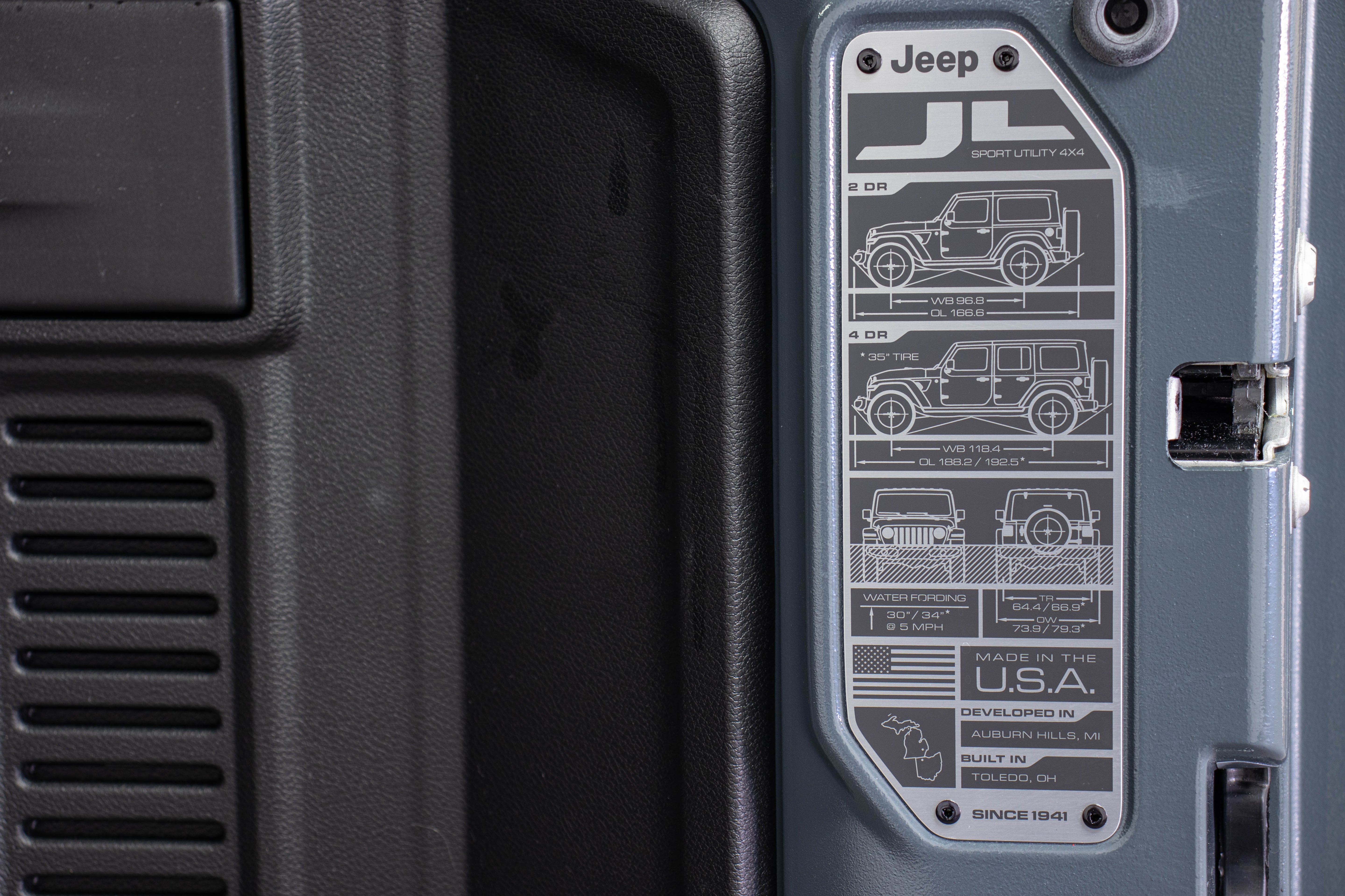 Pre-Owned 2024 Jeep Wrangler JL Unlimited Rubicon Hard Top Anvil, 30k Miles