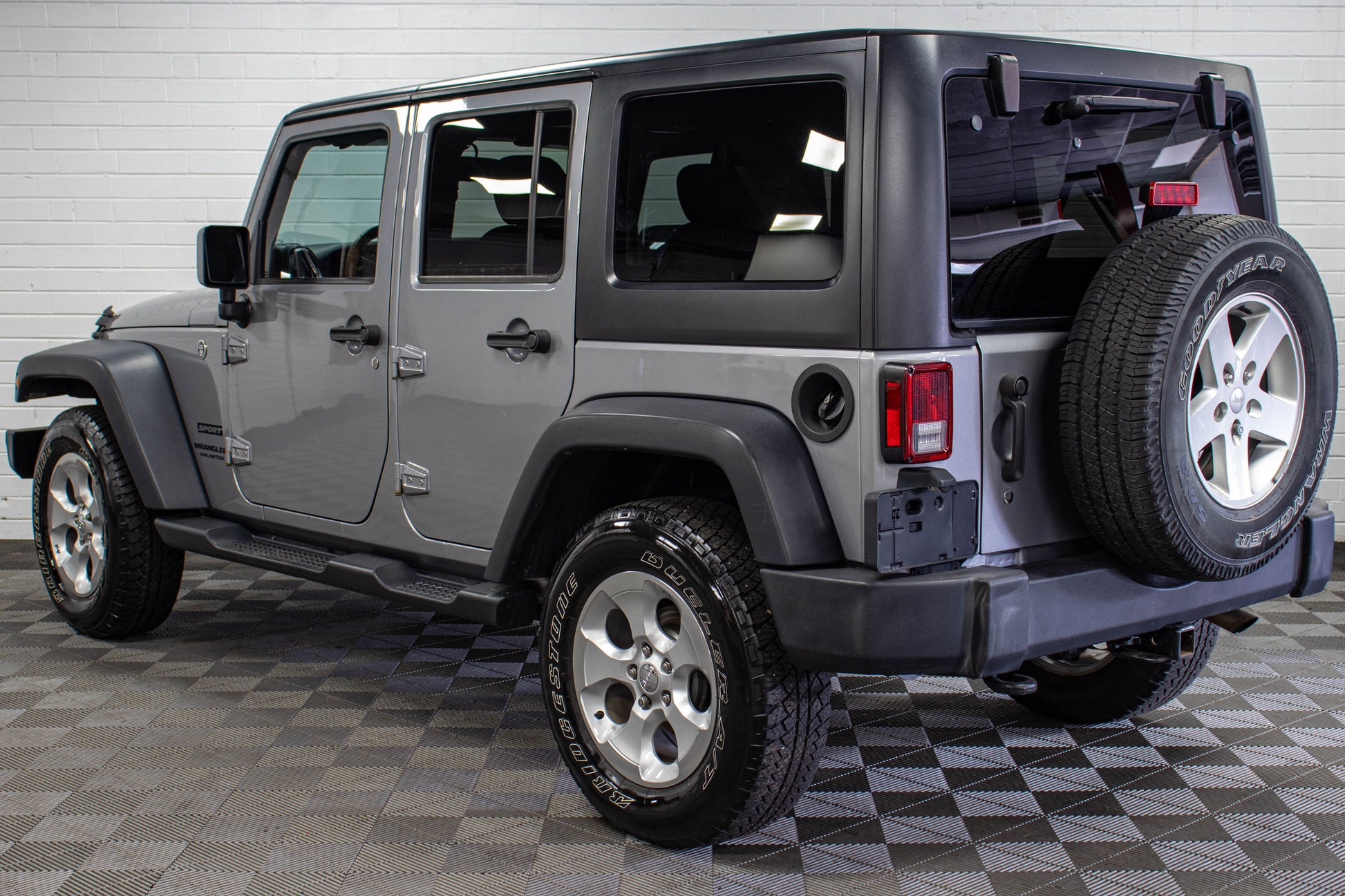 2016 Jeep Wrangler JKU Sport Hard Top Silver, 152k Miles