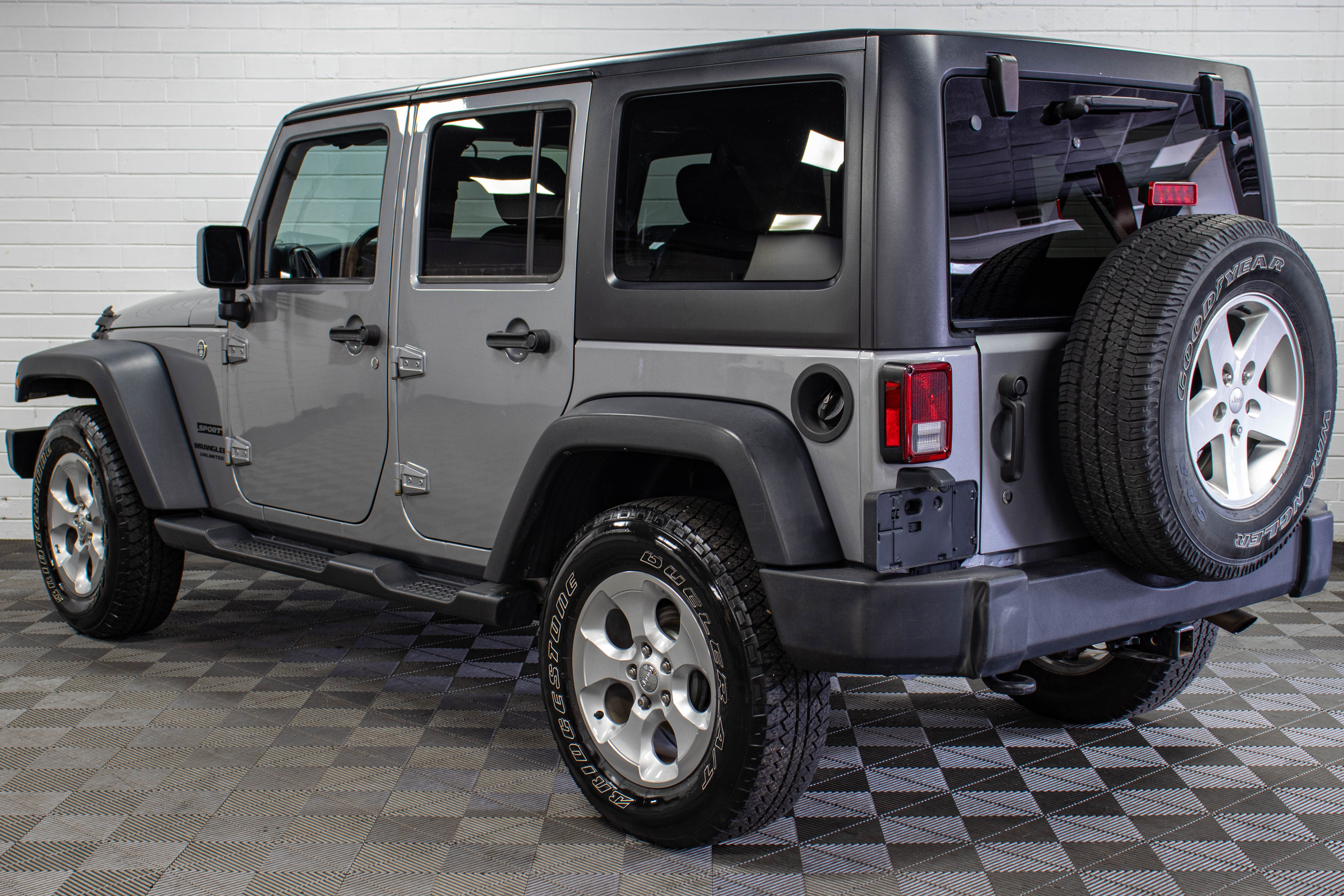 2016 Jeep Wrangler JKU Sport Hard Top Silver, 152k Miles
