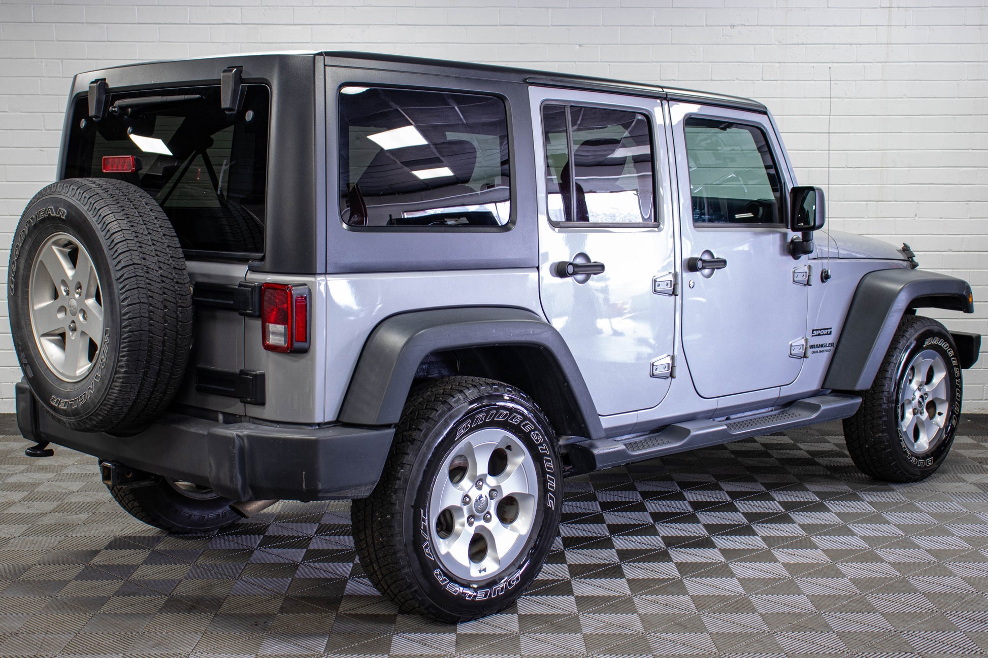 2016 Jeep Wrangler JKU Sport Hard Top Silver, 152k Miles