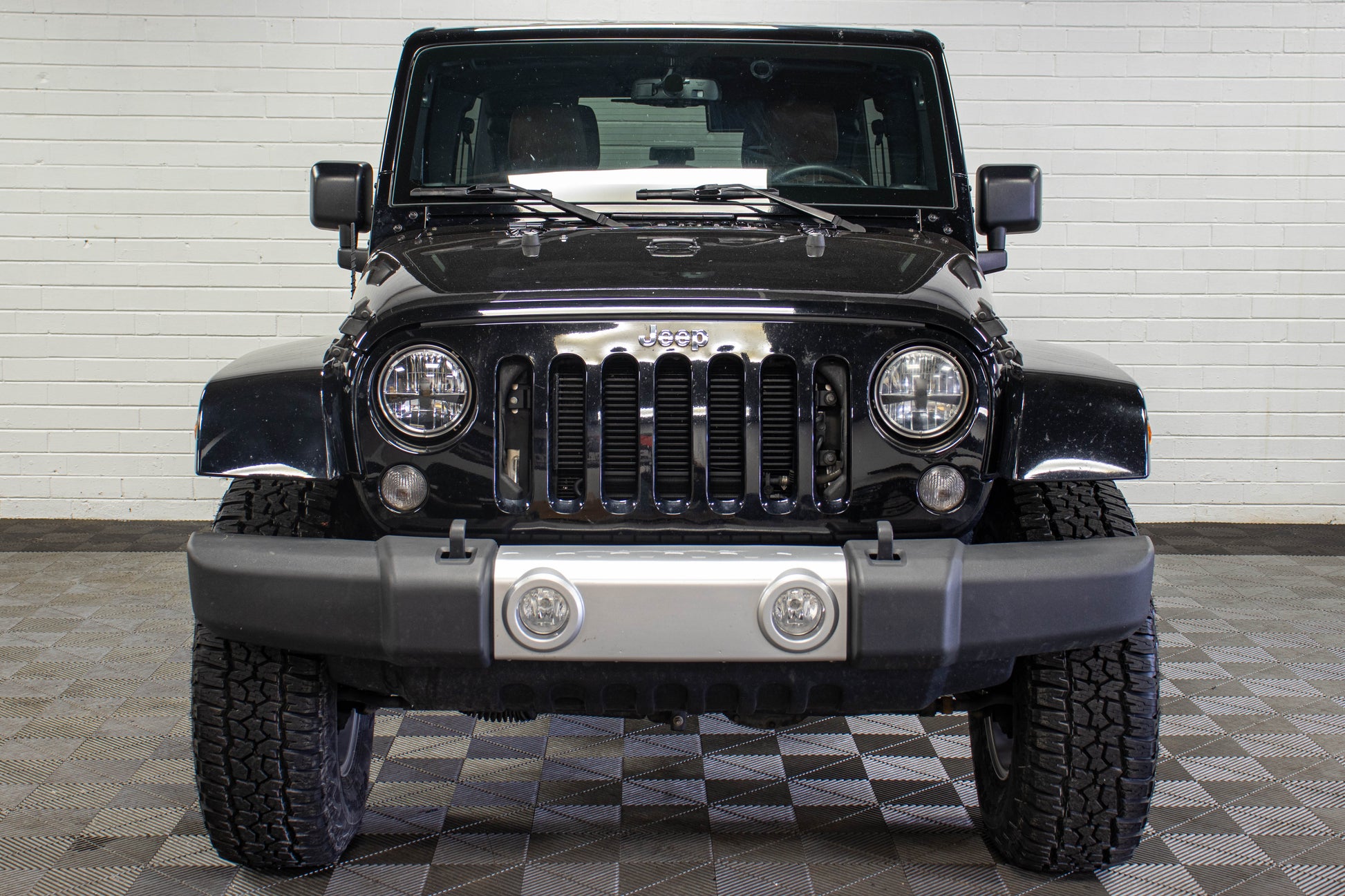 2016 Jeep Wrangler JKU Sahara HEMI Black, 102k Miles