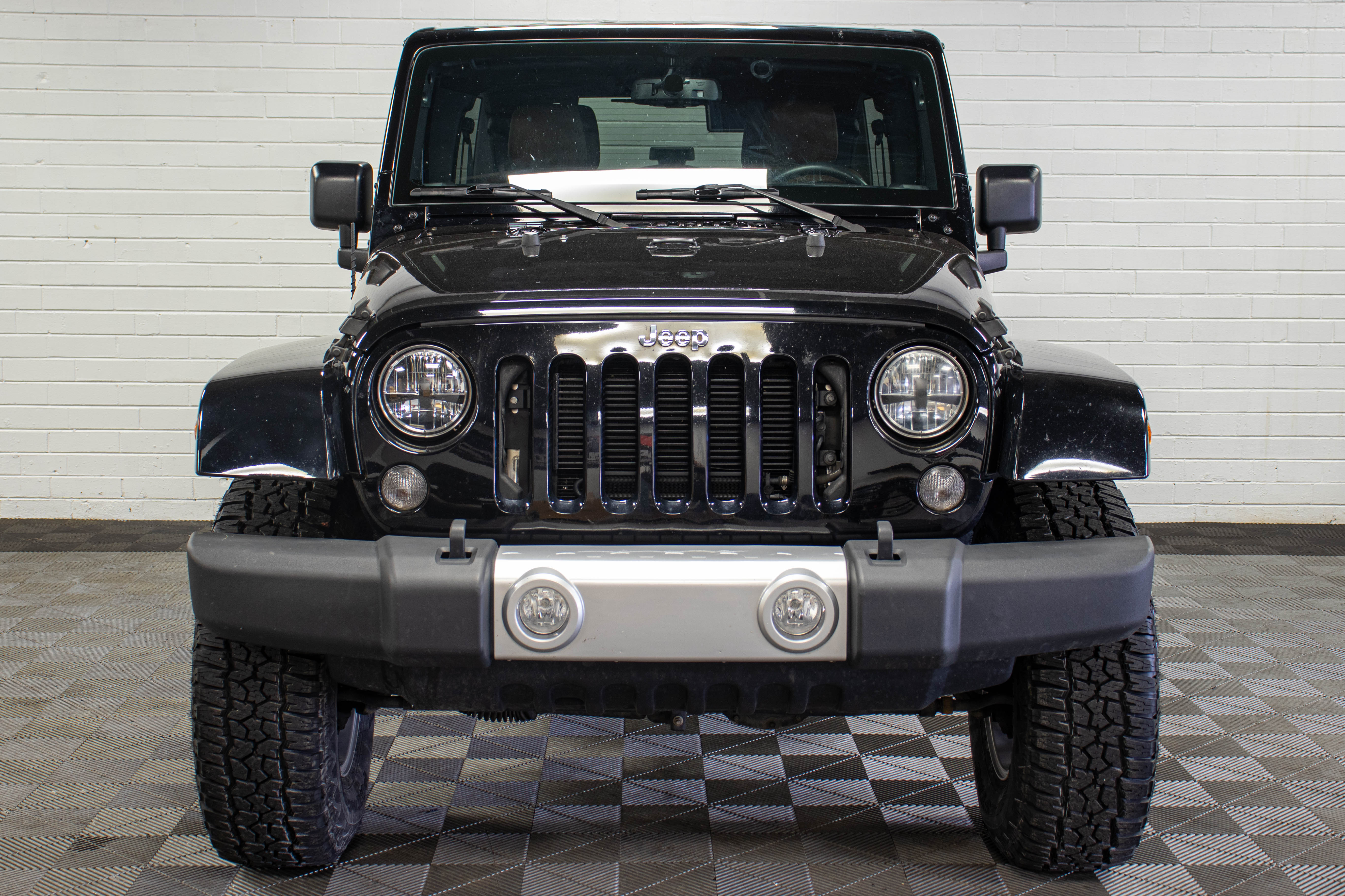 2016 Jeep Wrangler JKU Sahara HEMI Black, 102k Miles