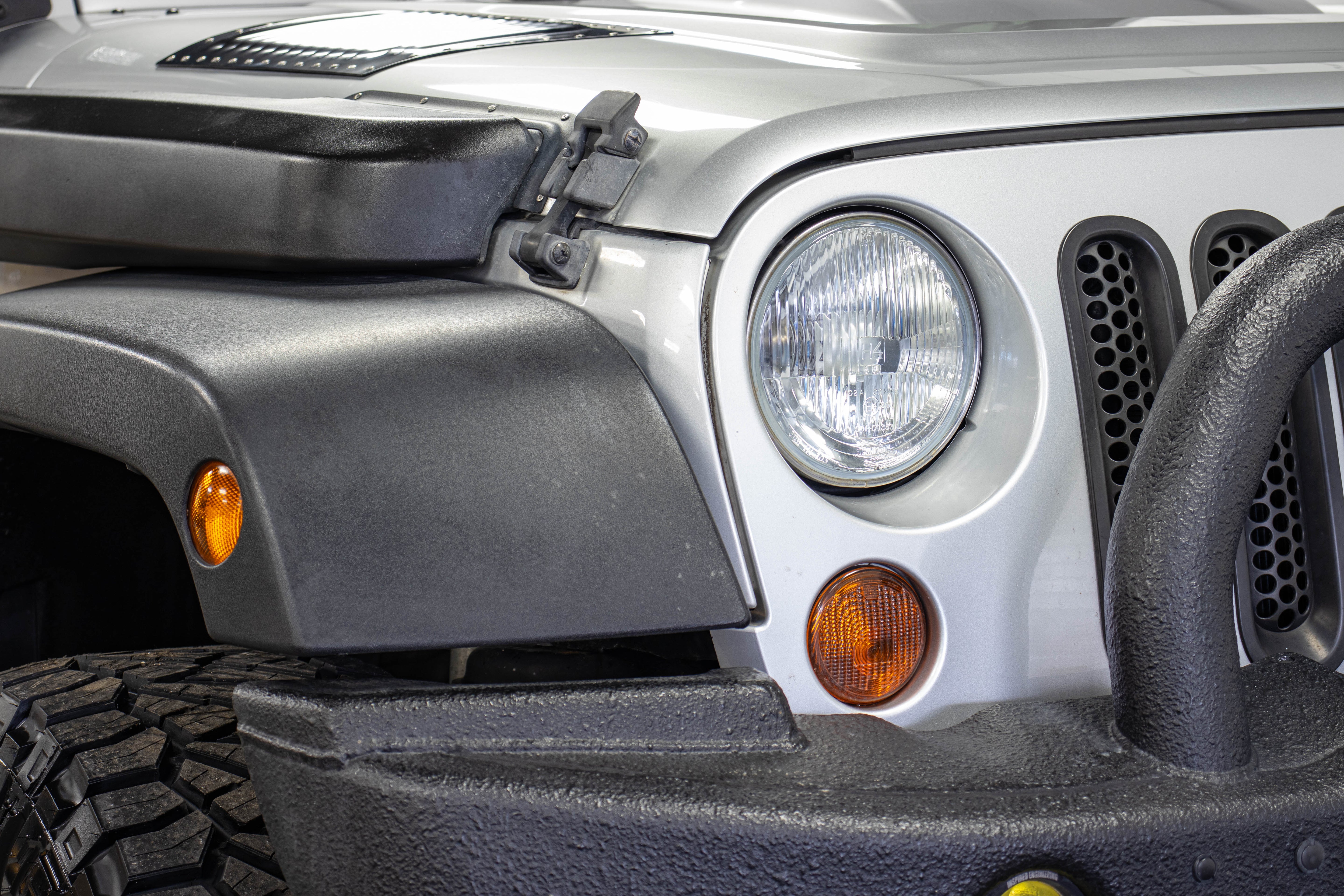 2011 Jeep Wrangler JKUR HEMI Soft Top Silver, 114k Miles