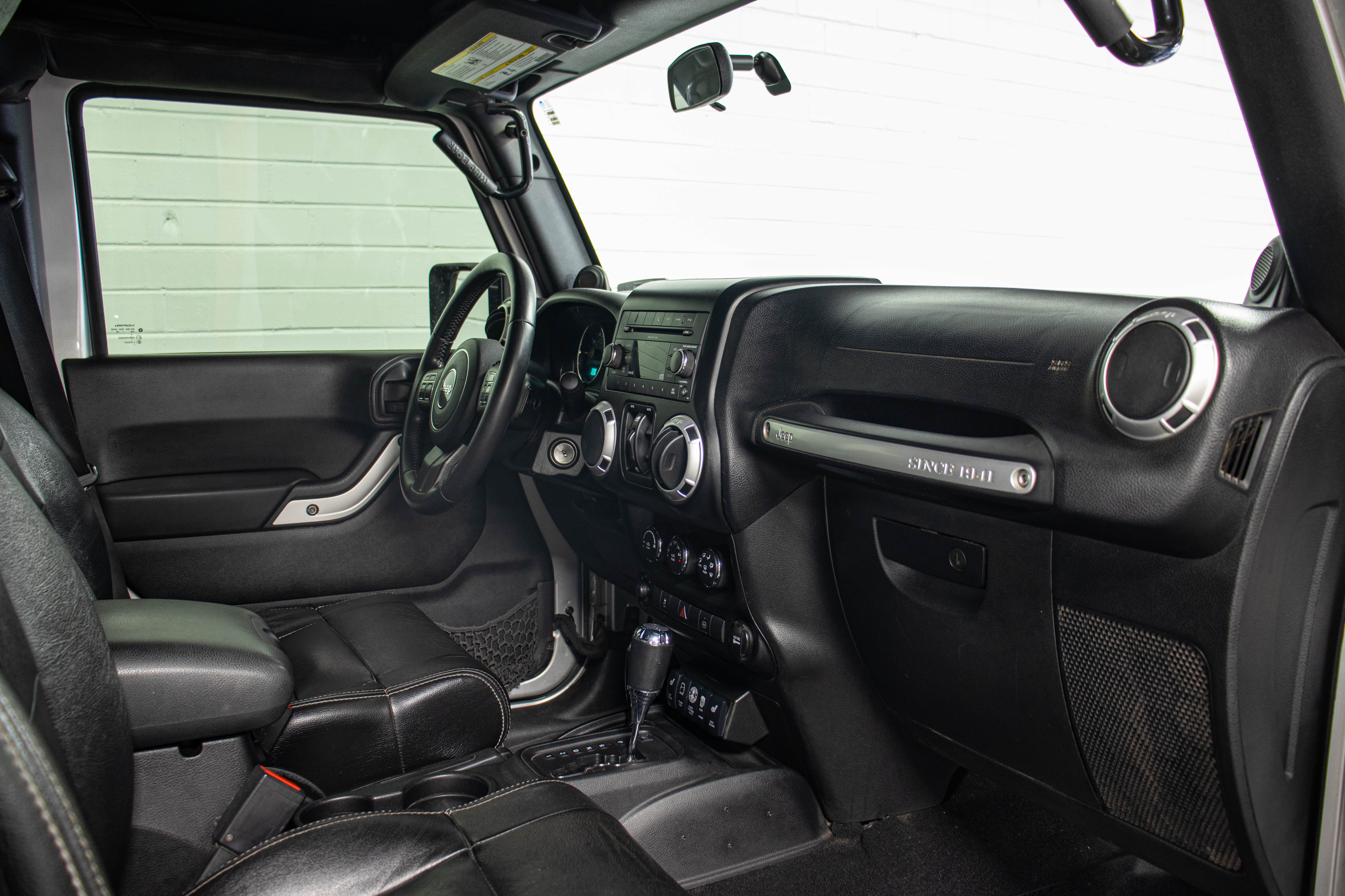2011 Jeep Wrangler JKUR HEMI Soft Top Silver, 114k Miles