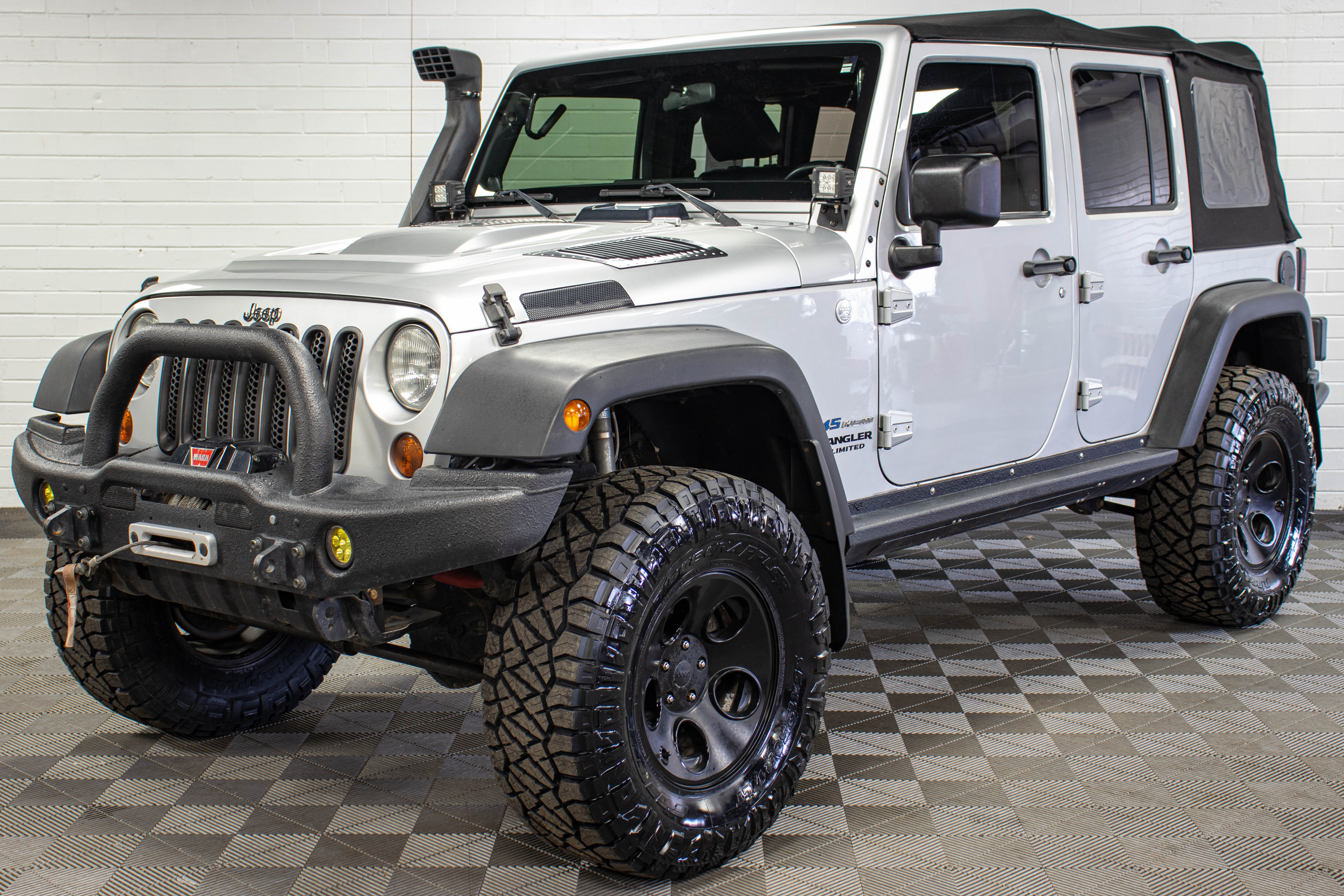 2011 Jeep Wrangler JKUR HEMI Soft Top Silver, 114k Miles