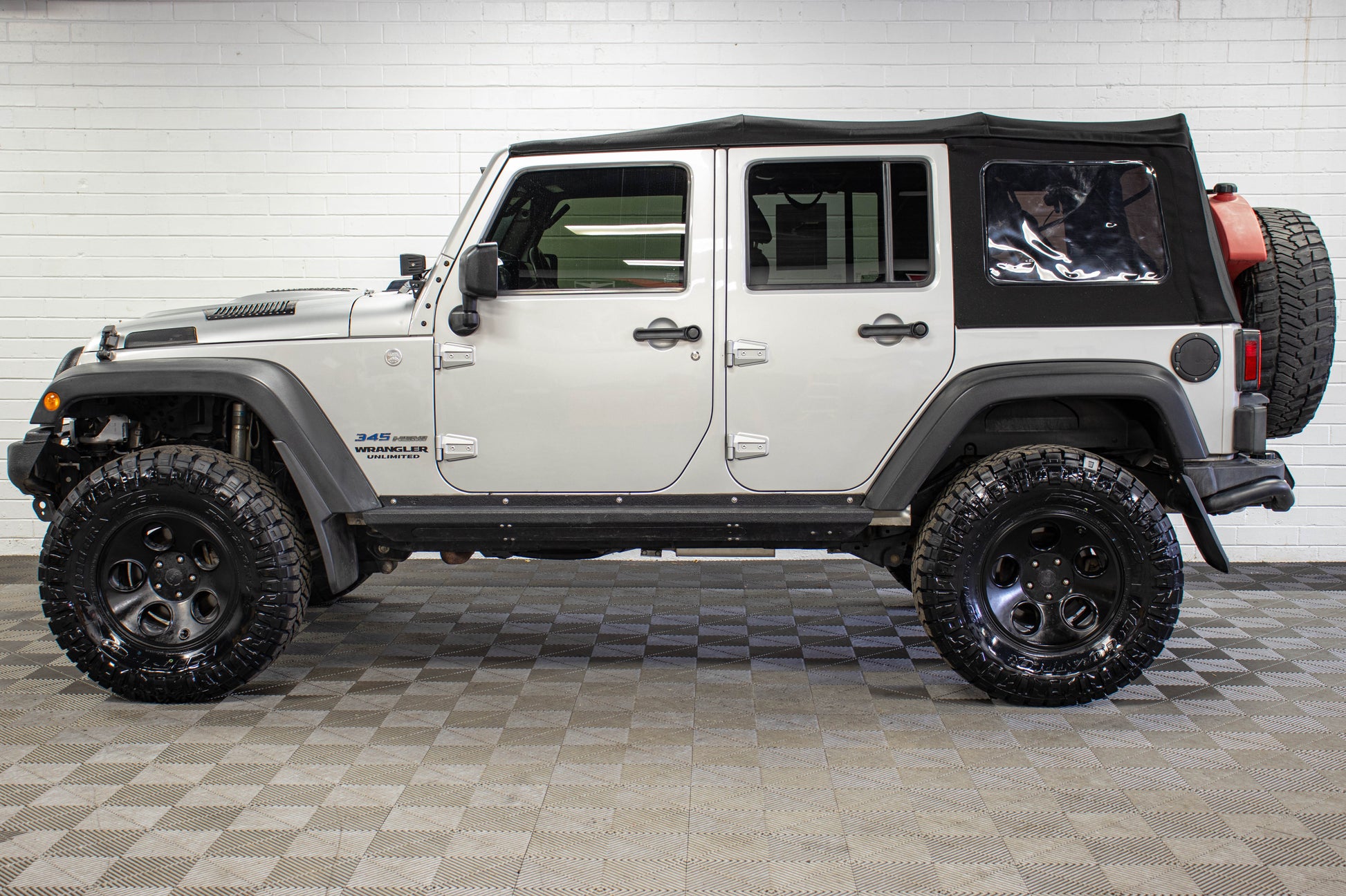 2011 Jeep Wrangler JKUR HEMI Soft Top Silver, 114k Miles